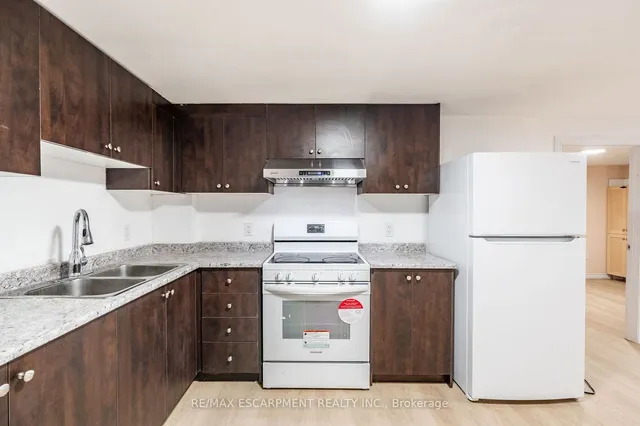 Additional property image - 19 Winthrop Pl