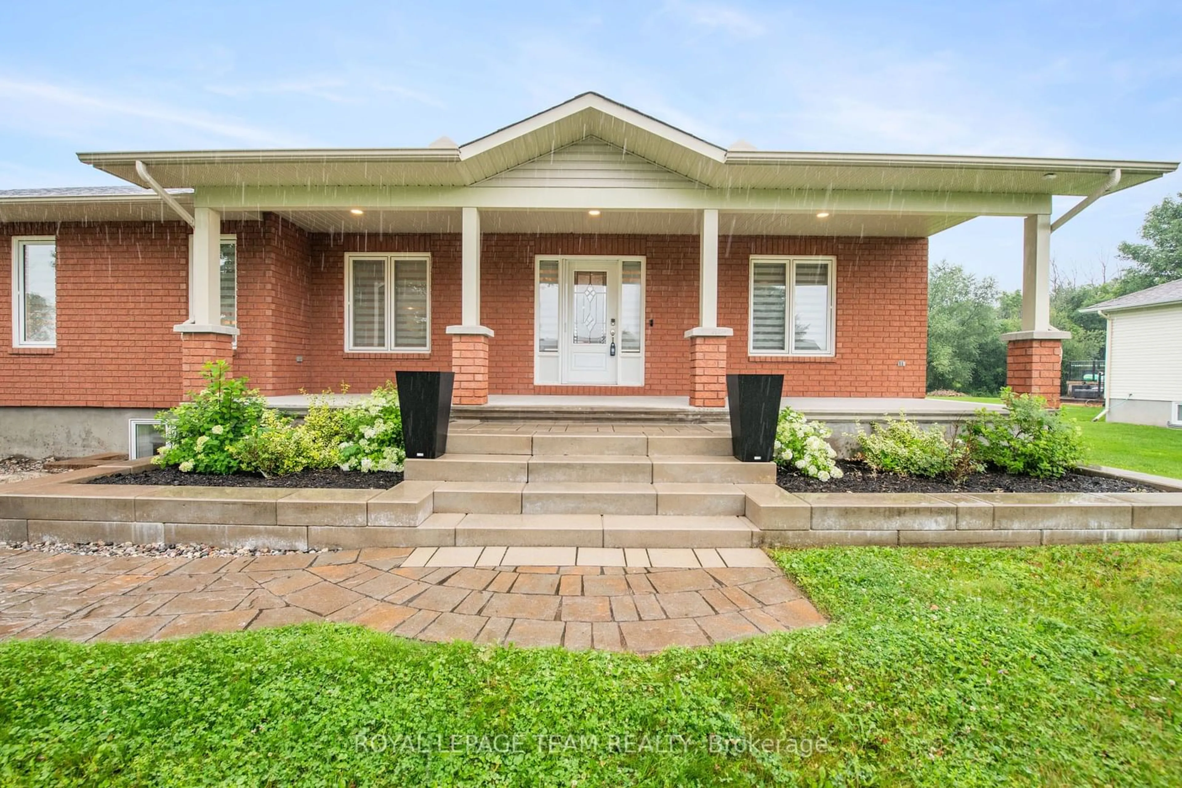 Home with brick exterior material, street for 2760 Johannes St, Greely - Metcalfe - Osgoode - Vernon and Area Ontario K0A 2P0