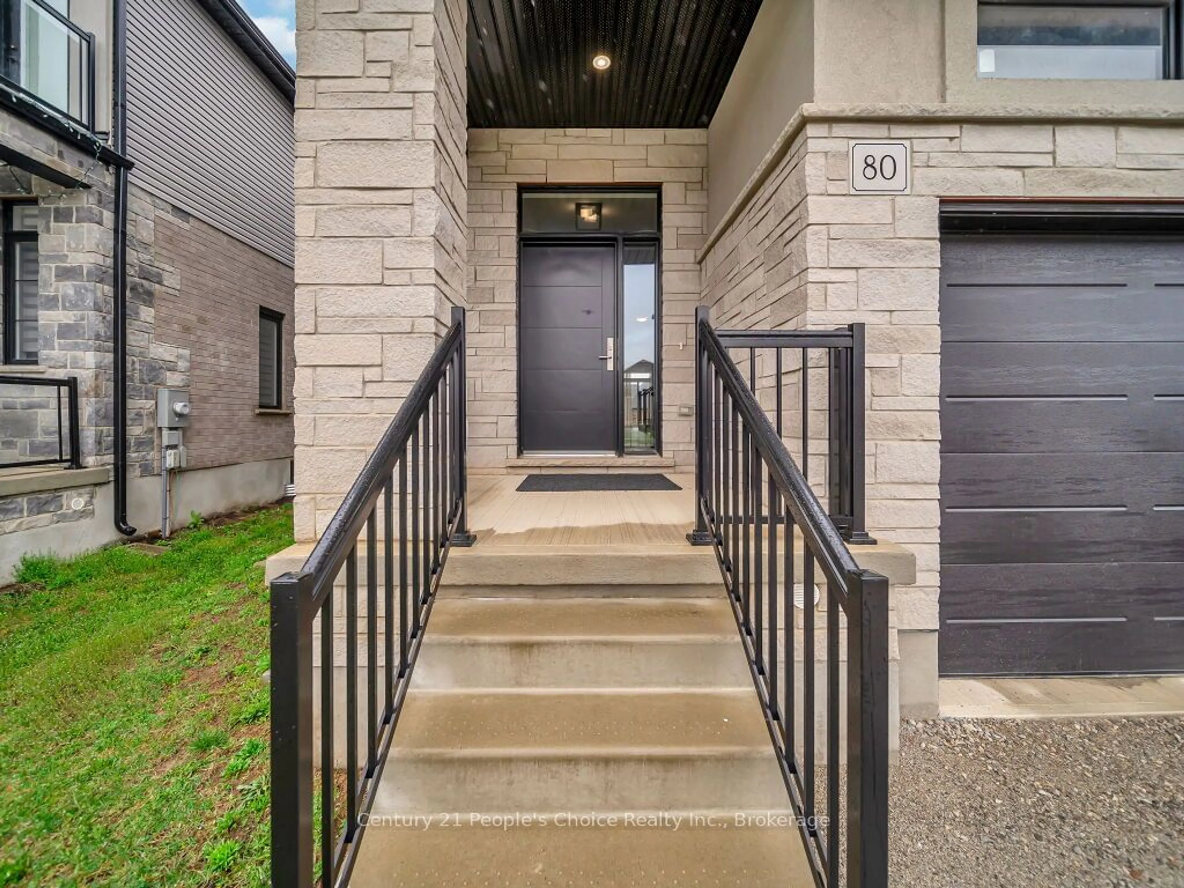 Indoor entryway for 80 Arlington Pkwy, Brant Ontario N3L 0A5