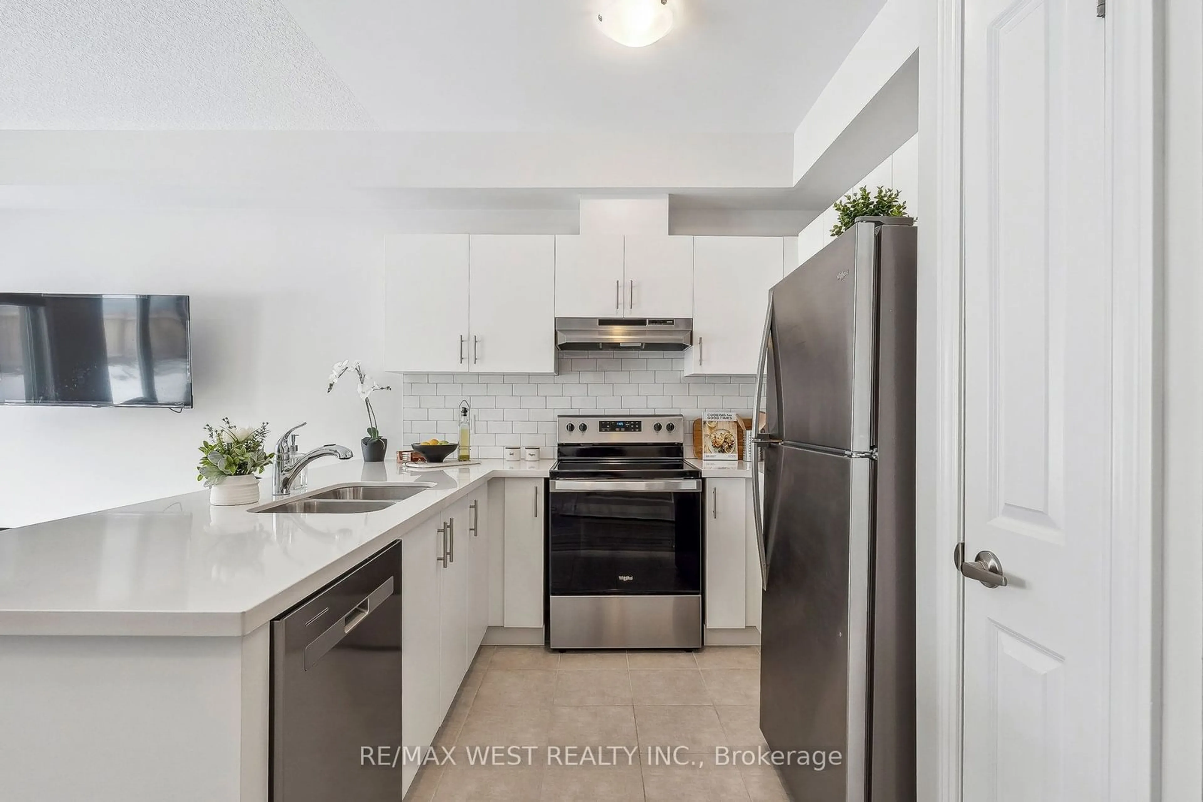 Standard kitchen, unknown for 89 Pinot Cres, Hamilton Ontario L8E 0J9