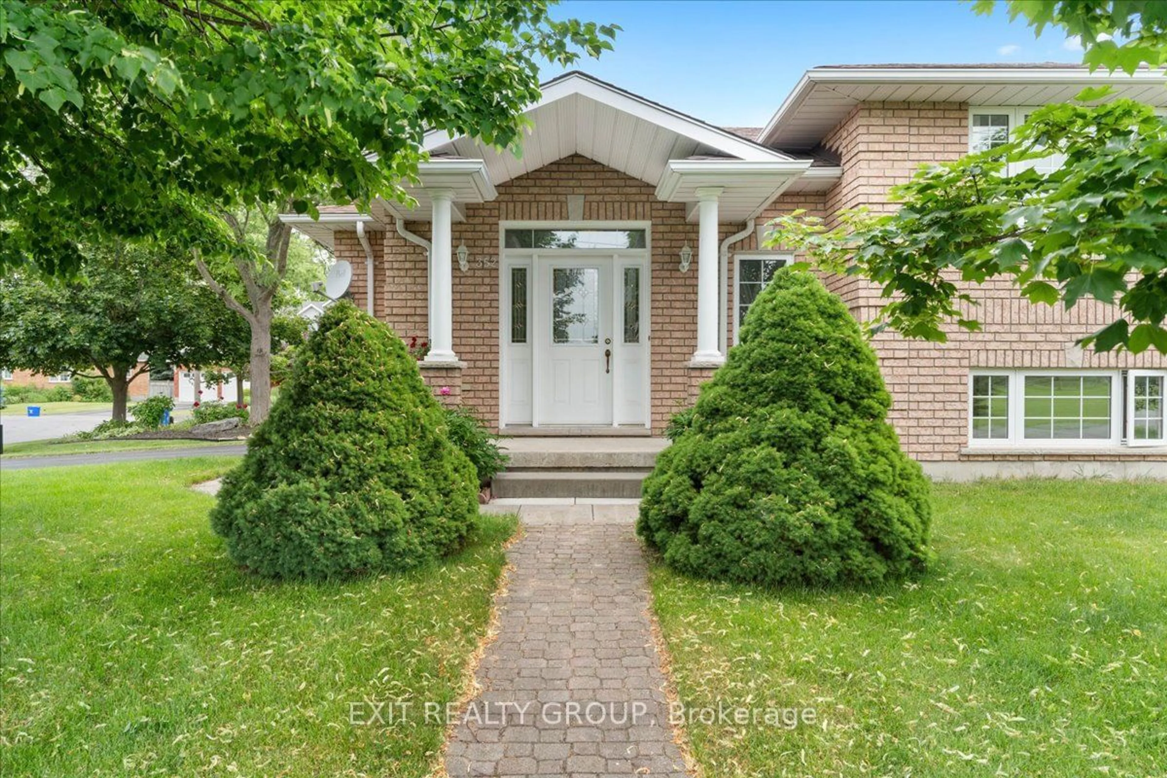 Home with brick exterior material, street for 352 Bridge St, Belleville Ontario K8P 5H1