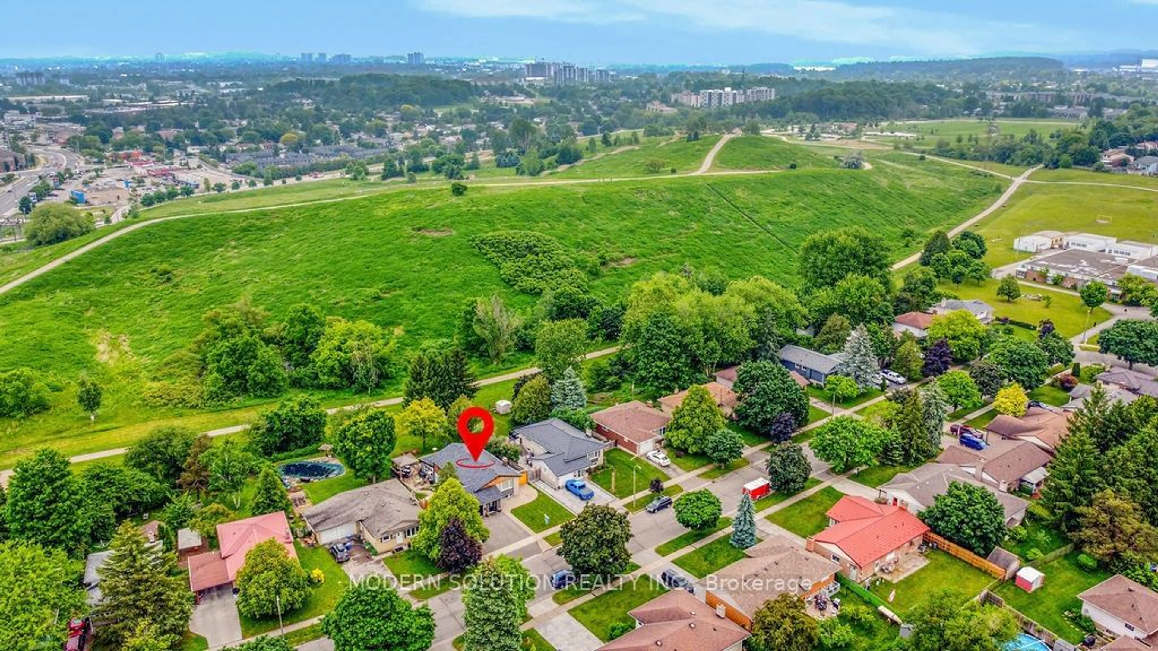 A pic from outside/outdoor area/front of a property/back of a property/a pic from drone, unknown for 82 Shea Cres, Kitchener Ontario N2E 1E8