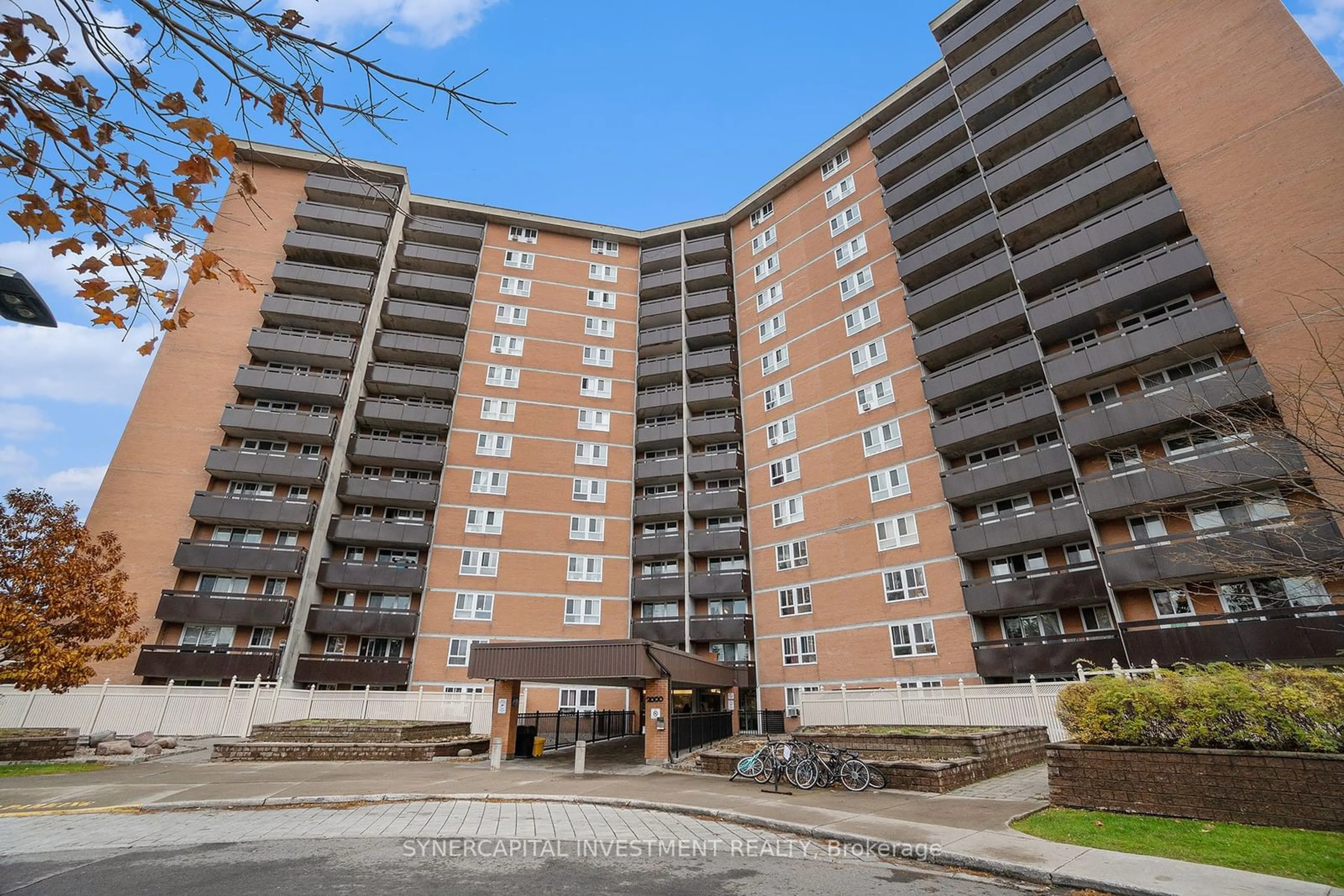 Patio, building for 2000 JASMINE Cres #615, Beacon Hill North - South and Area Ontario K1J 8K4