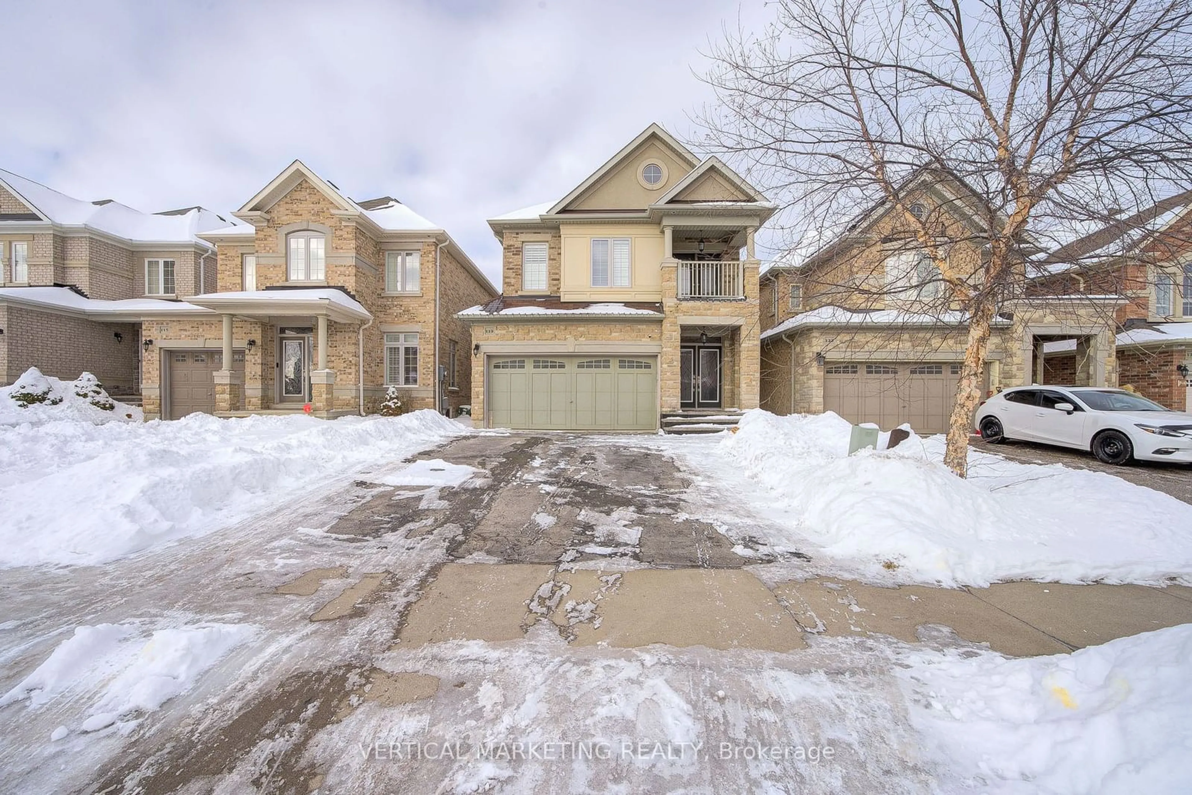 A pic from outside/outdoor area/front of a property/back of a property/a pic from drone, street for 119 Hazelton Ave, Hamilton Ontario L9B 0E9