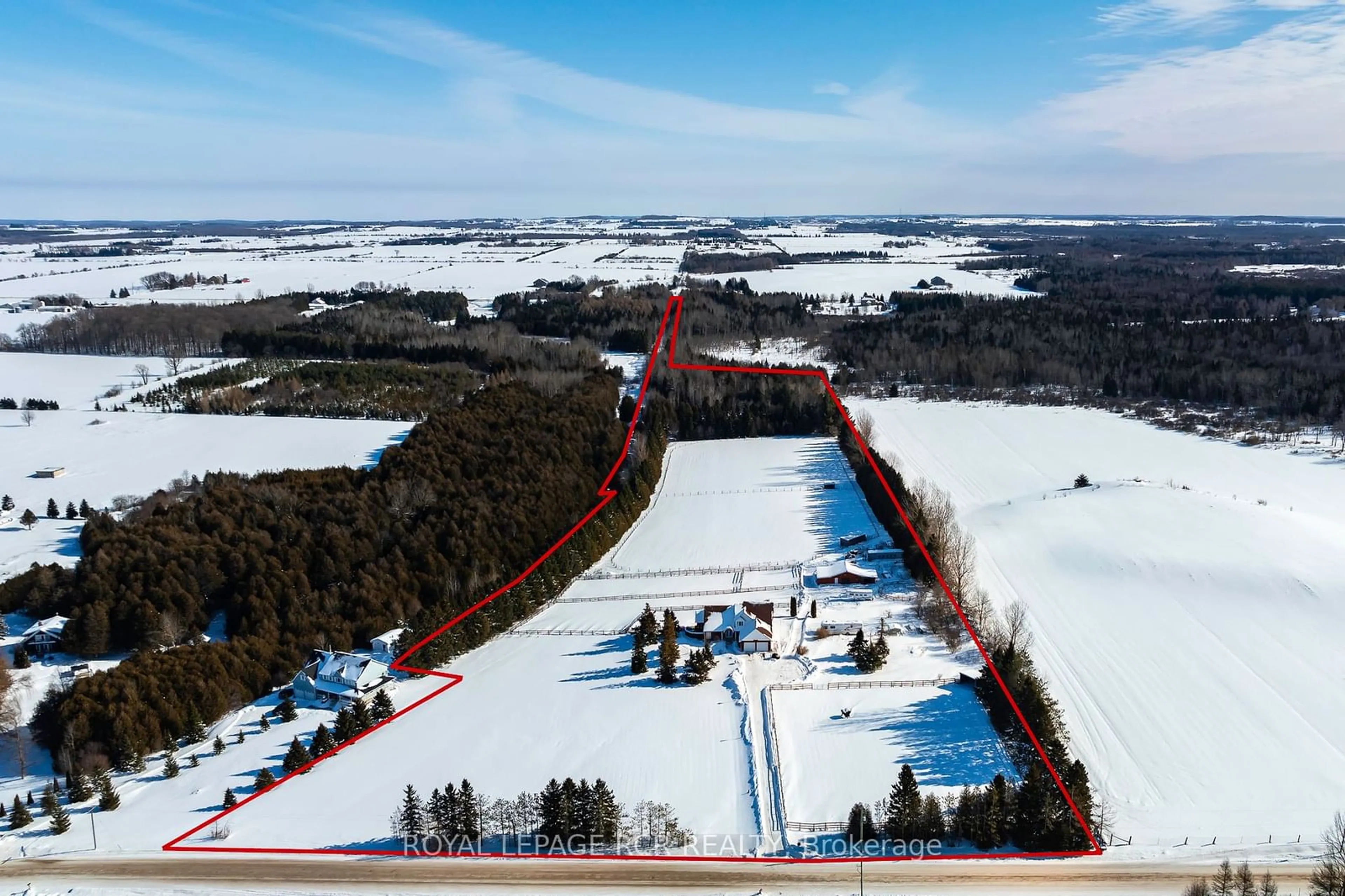 A pic from outside/outdoor area/front of a property/back of a property/a pic from drone, street for 293129 8th Line, Amaranth Ontario L9W 0J6