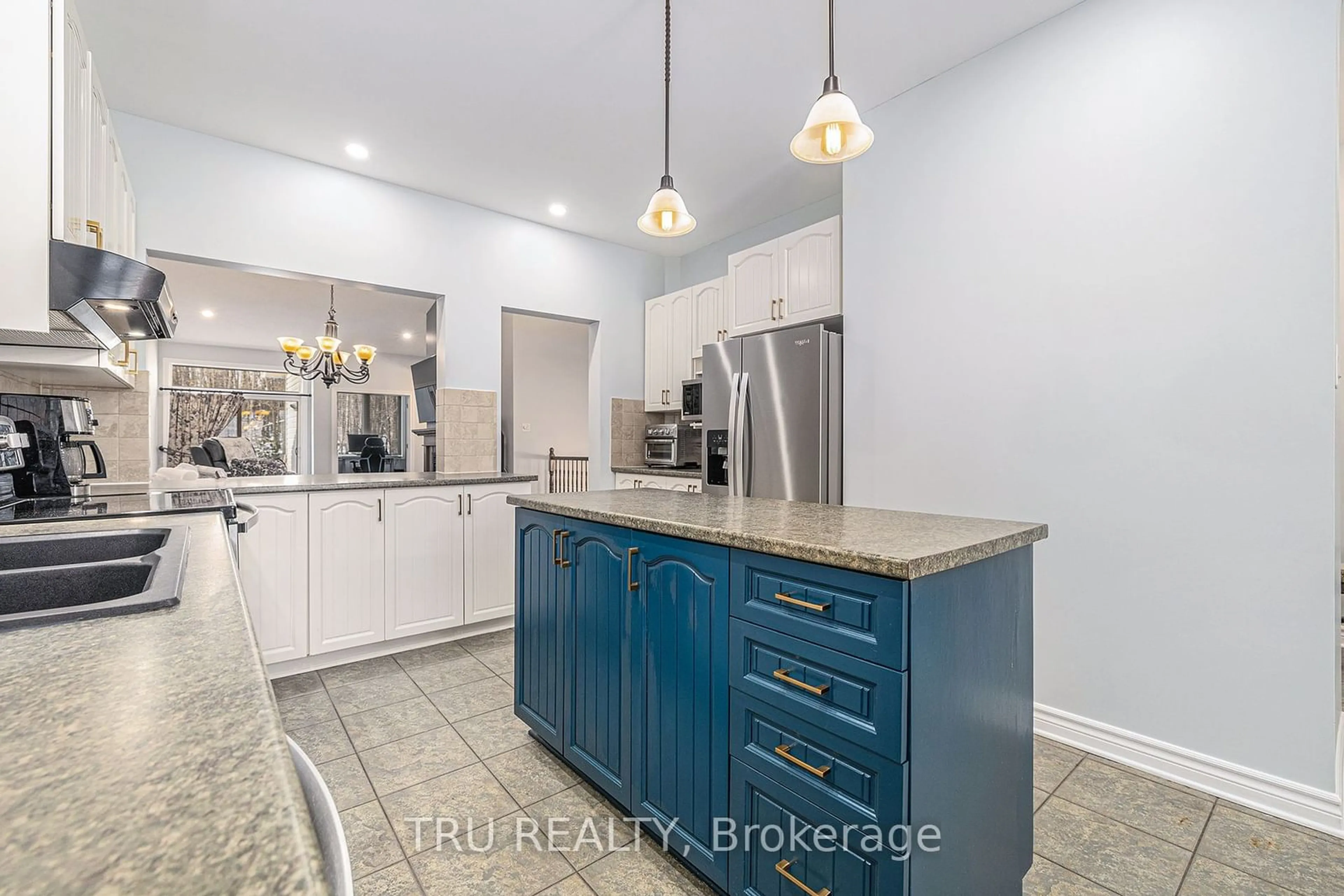 Open concept kitchen, ceramic/tile floor for 422 Statewood Dr, Kanata Ontario K2K 0B7