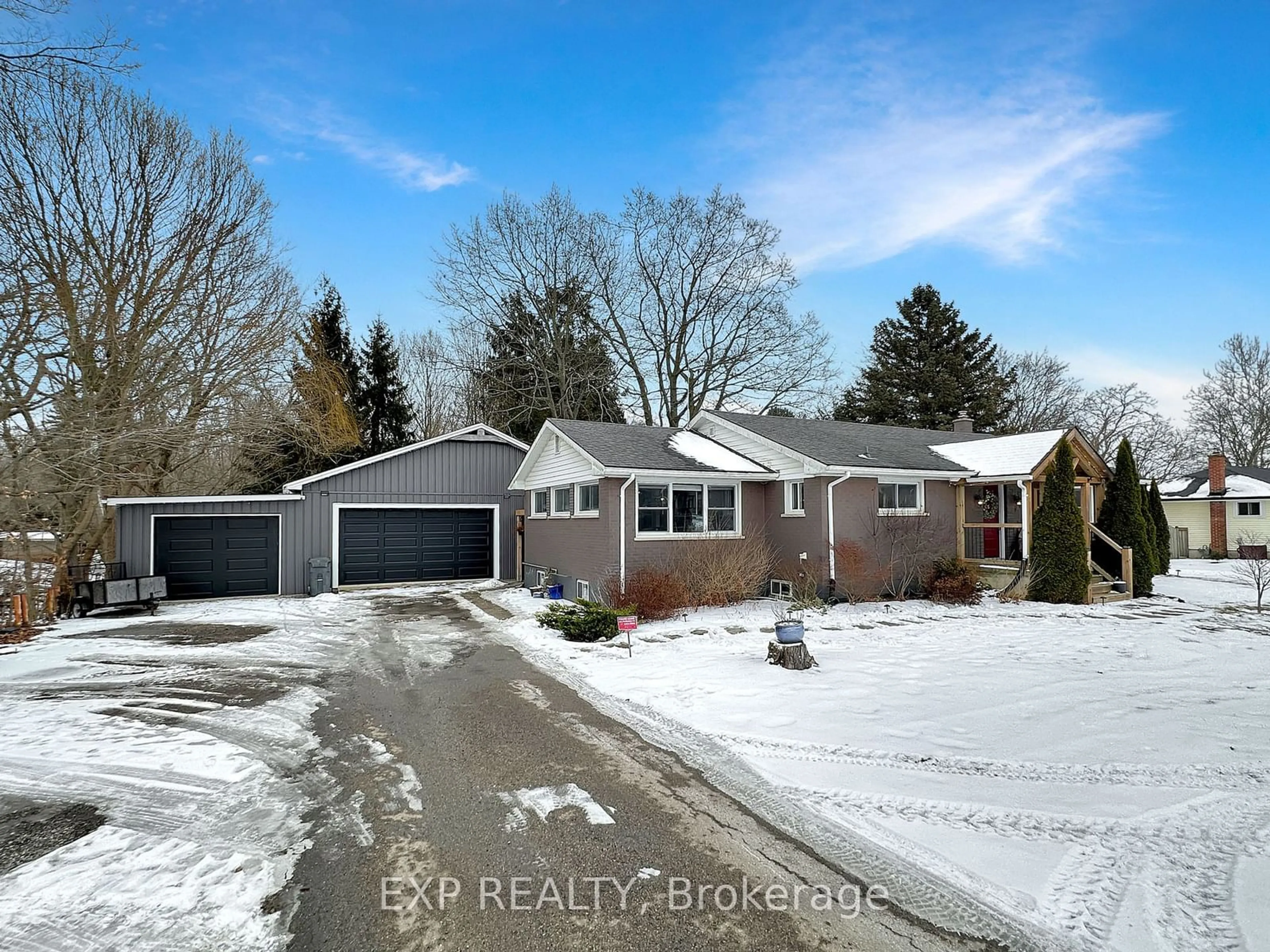 A pic from outside/outdoor area/front of a property/back of a property/a pic from drone, street for 4740 East St, Central Elgin Ontario N5L 1J1