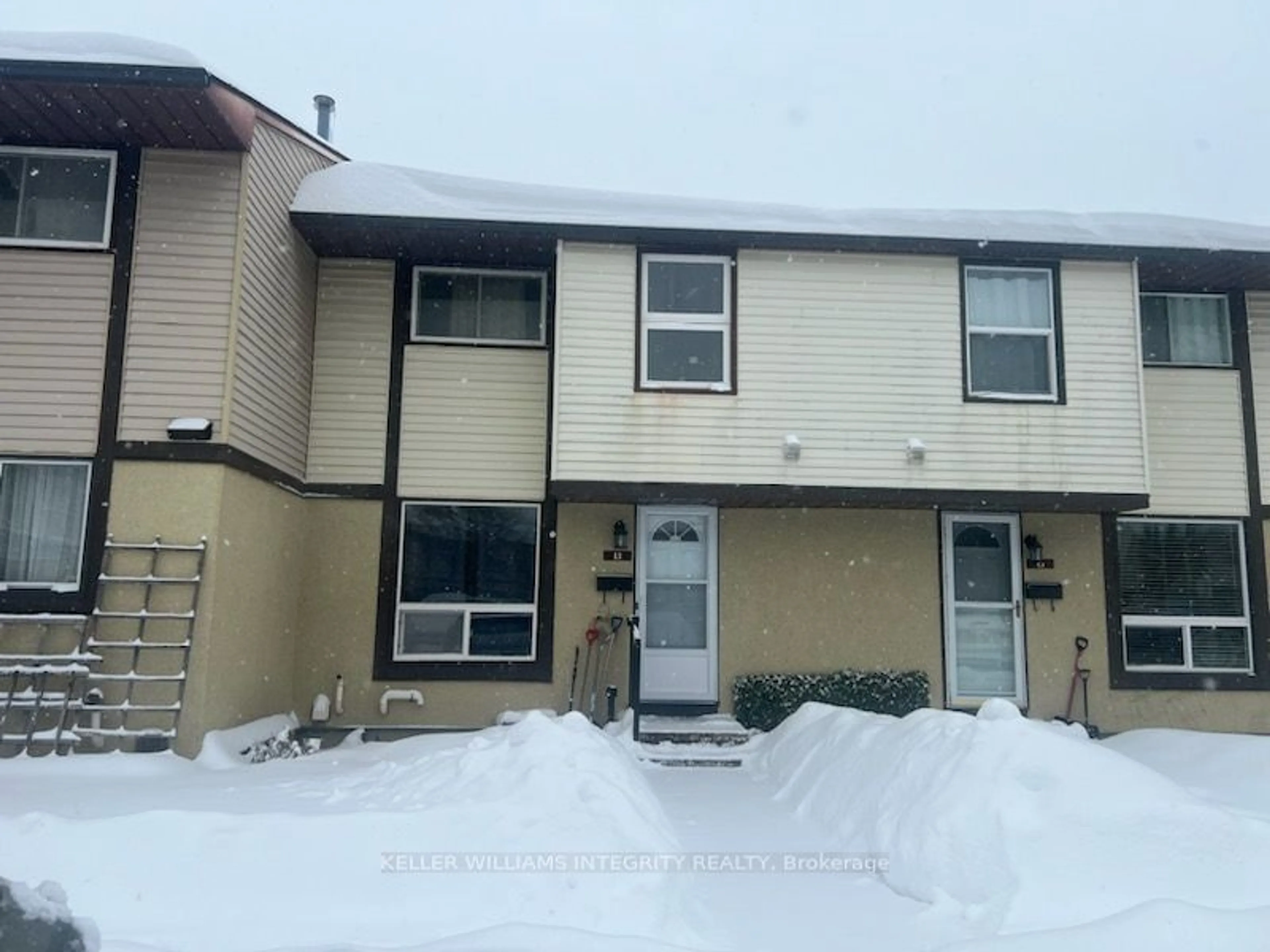 Unknown for 2570 Southvale Cres #13, Ottawa Ontario K1B 5B7