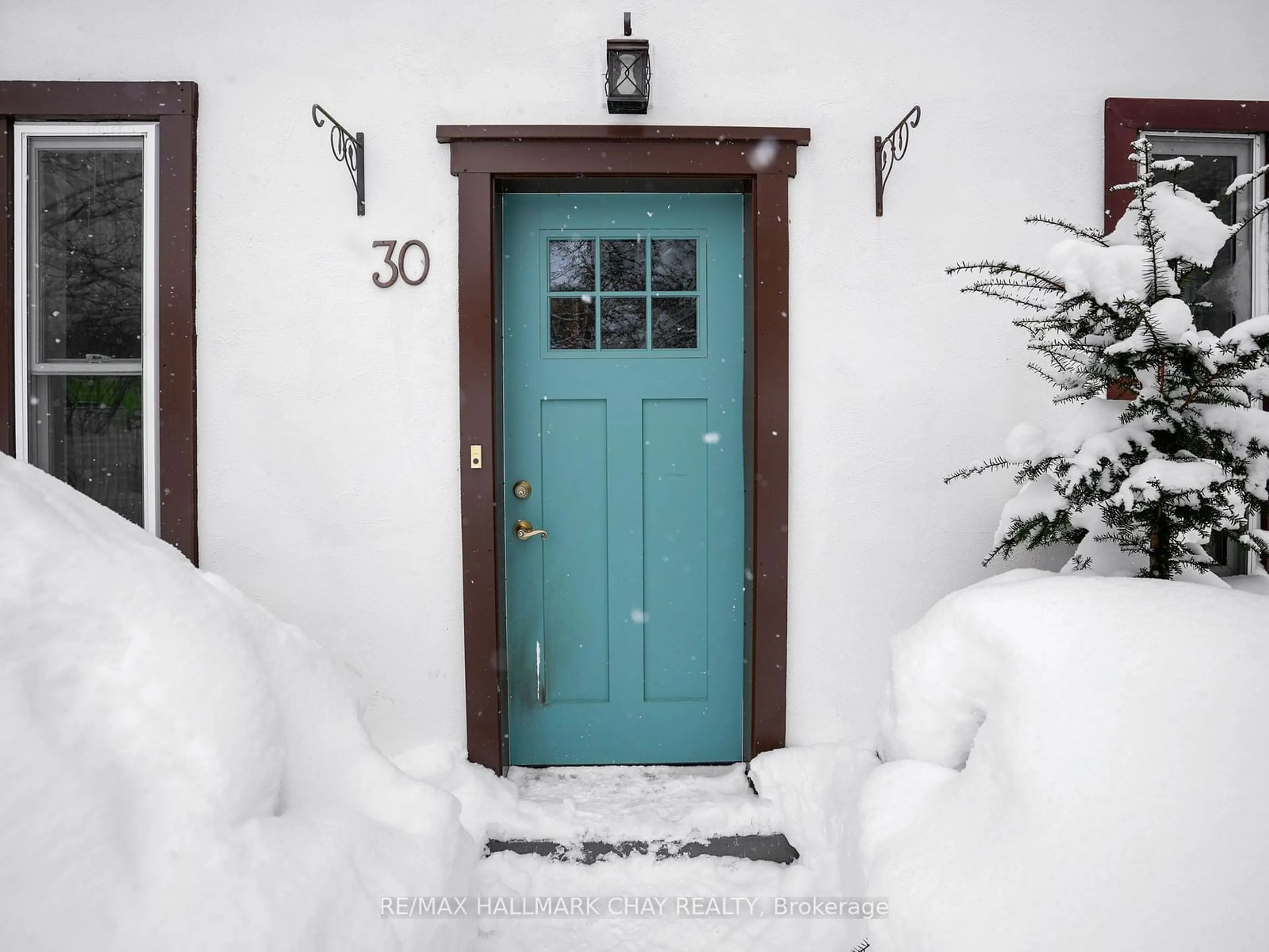 Indoor entryway for 30 Hill St, Grey Highlands Ontario N0C 1E0