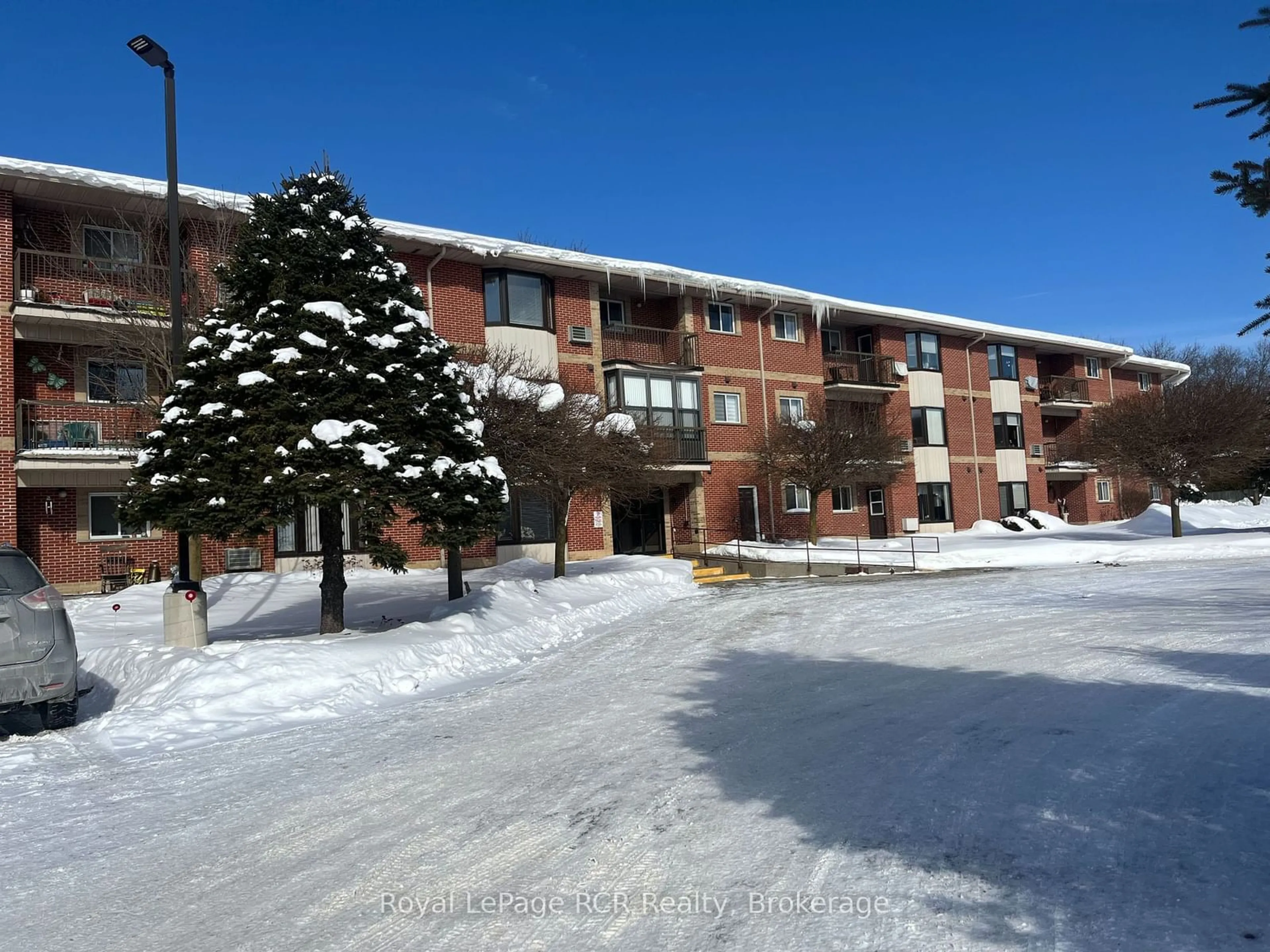 Unknown for 460 Durham St #301, Wellington North Ontario N0G 2L1