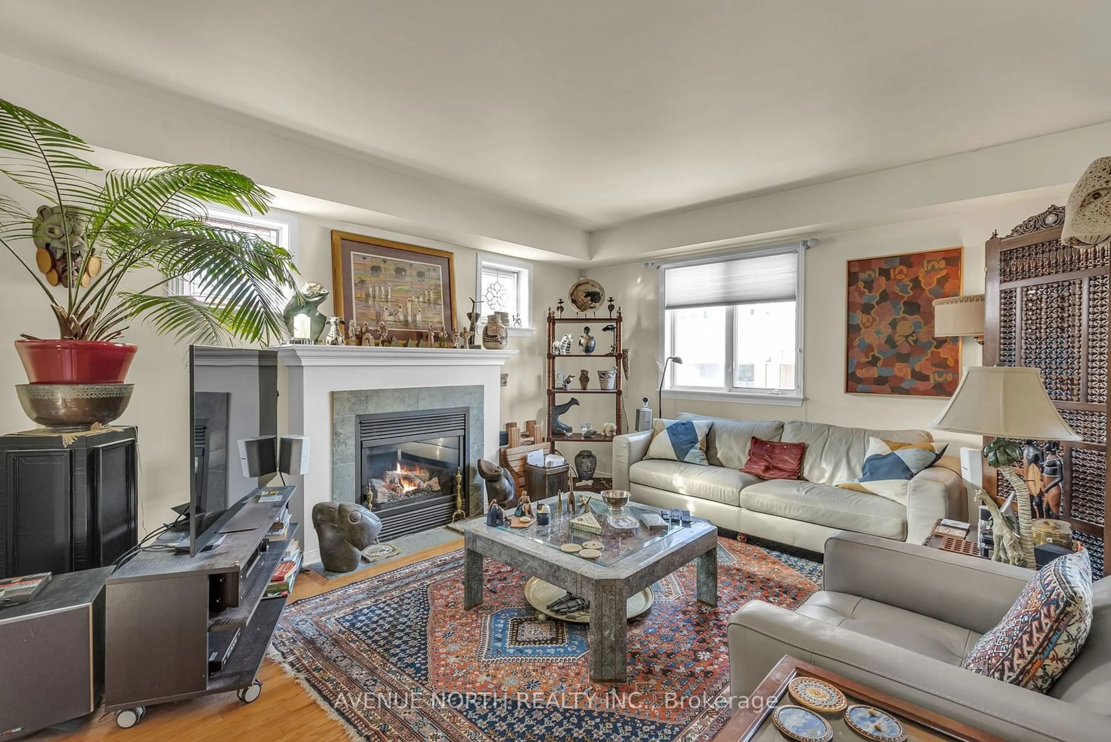 Living room with furniture, unknown for 15 Panorama Private St, Tunneys Pasture and Ottawa West Ontario K1Y 4X1