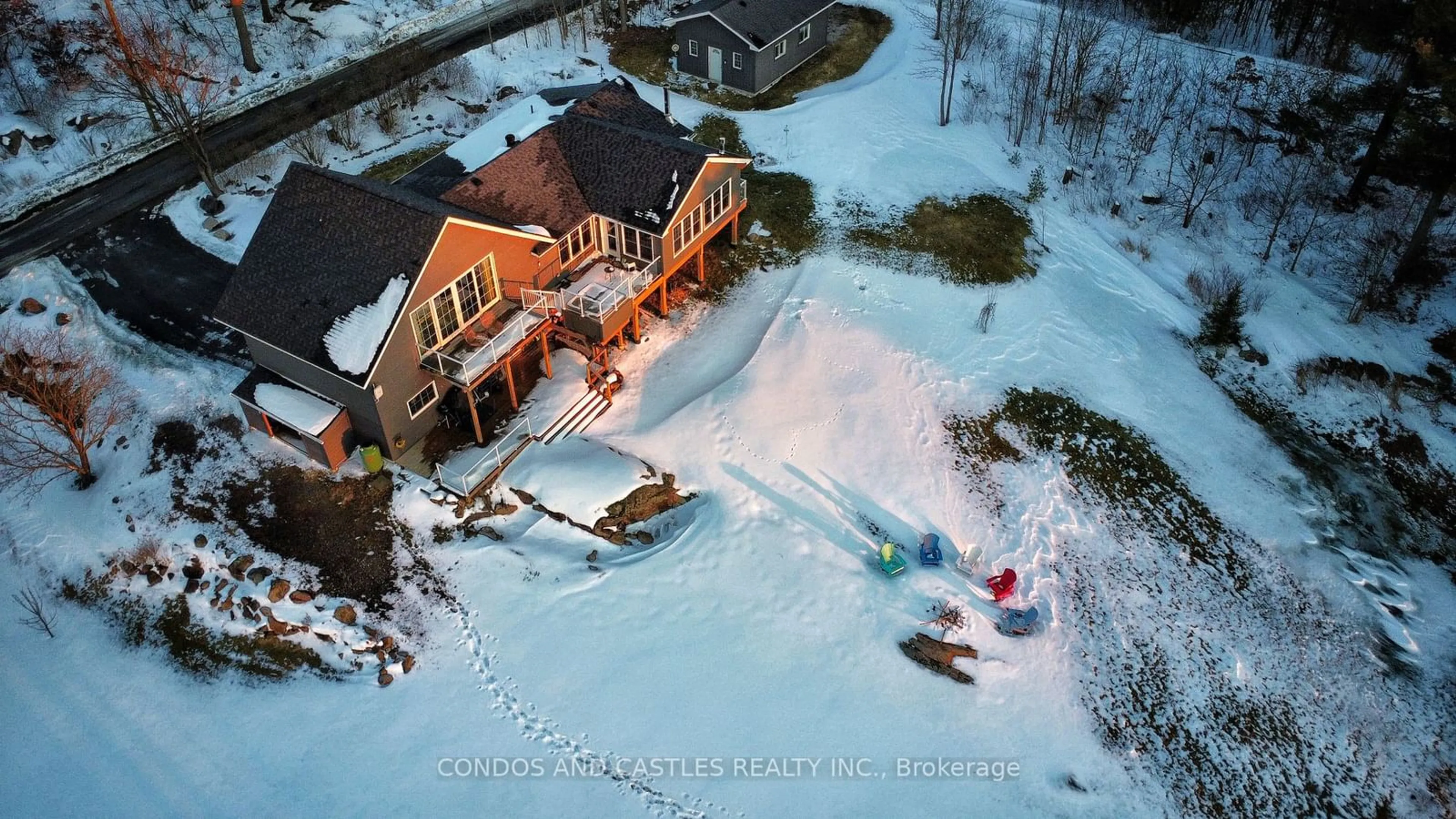 A pic from outside/outdoor area/front of a property/back of a property/a pic from drone, unknown for 9 Osprey Way, Georgian Bay Ontario L0K 1S0