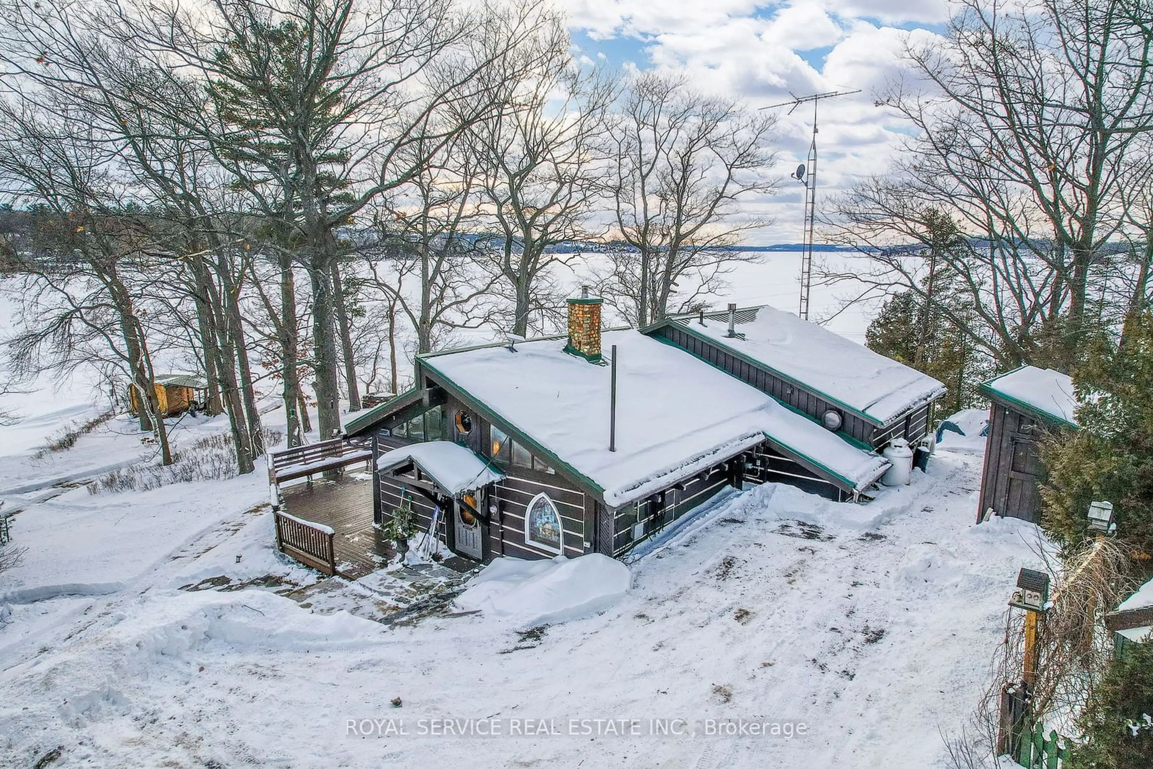 A pic from outside/outdoor area/front of a property/back of a property/a pic from drone, water/lake/river/ocean view for 5374 Close Point Rd #U11, Hamilton Township Ontario K0K 2H0