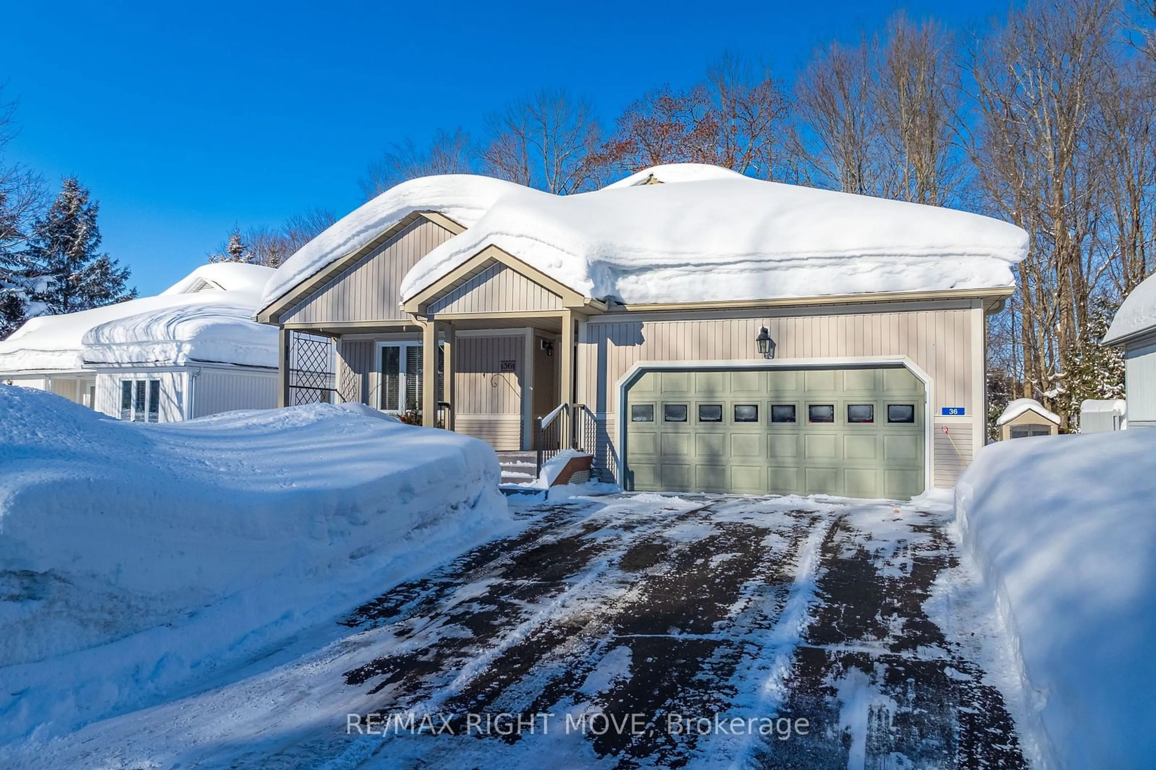 A pic from outside/outdoor area/front of a property/back of a property/a pic from drone, street for 36 Hedgewood Lane, Gravenhurst Ontario P1P 1Y8