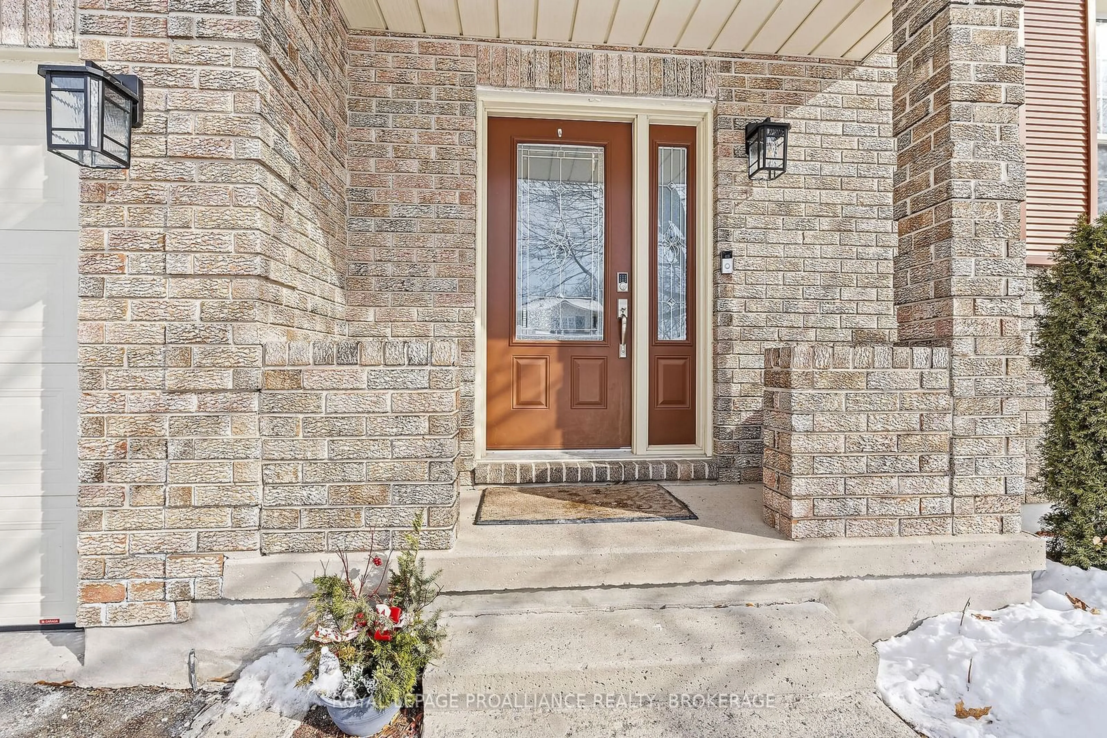 Indoor entryway for 113 Greenlees Dr, Kingston Ontario K7K 6R2