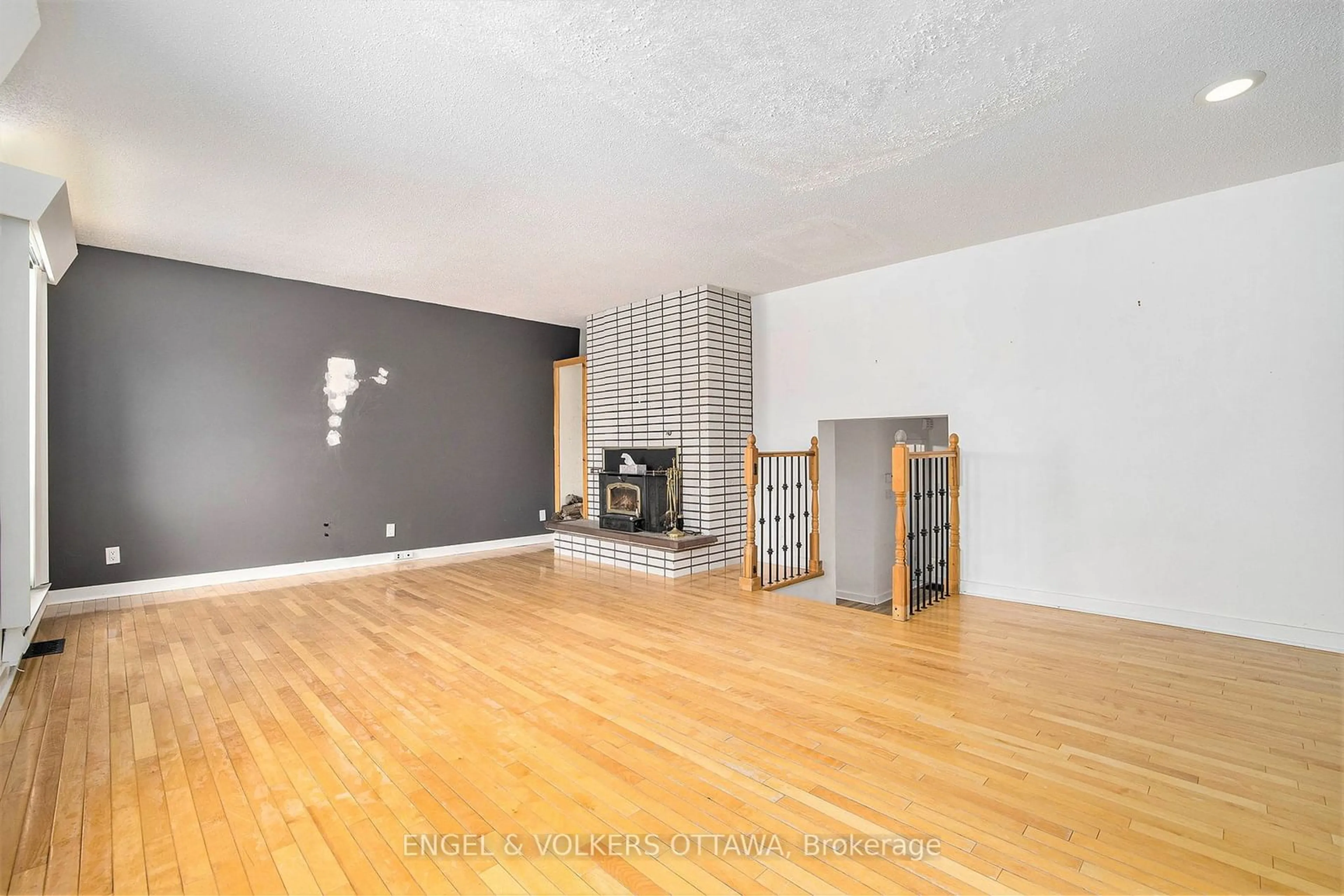 A pic of a room for 2825 Haughton Ave, Britannia - Lincoln Heights and Area Ontario K2B 6Z2