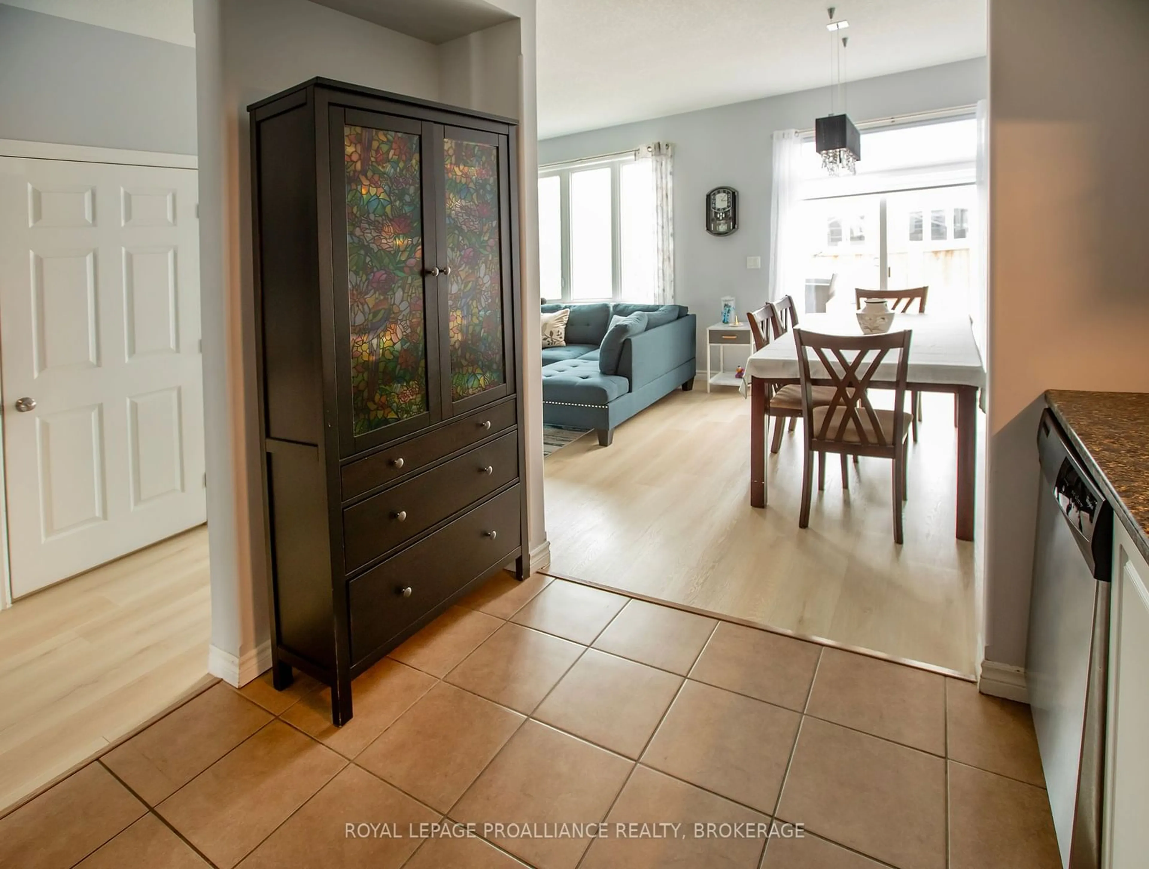 Living room with furniture, unknown for 875 Newmarket Lane, Kingston Ontario K7K 0C8