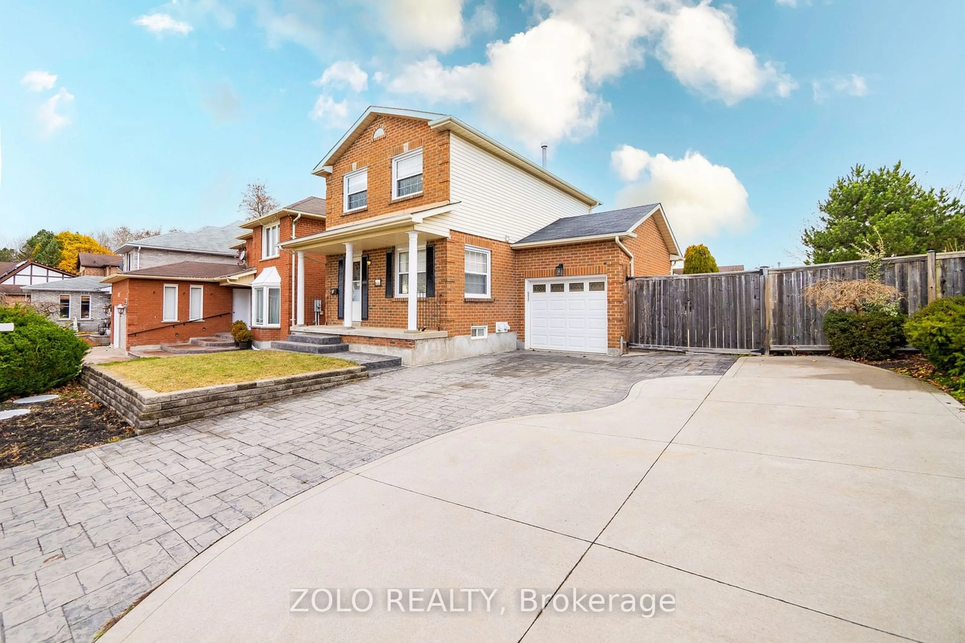 A pic from outside/outdoor area/front of a property/back of a property/a pic from drone, street for 371 Burnett Ave, Cambridge Ontario N1T 1G6