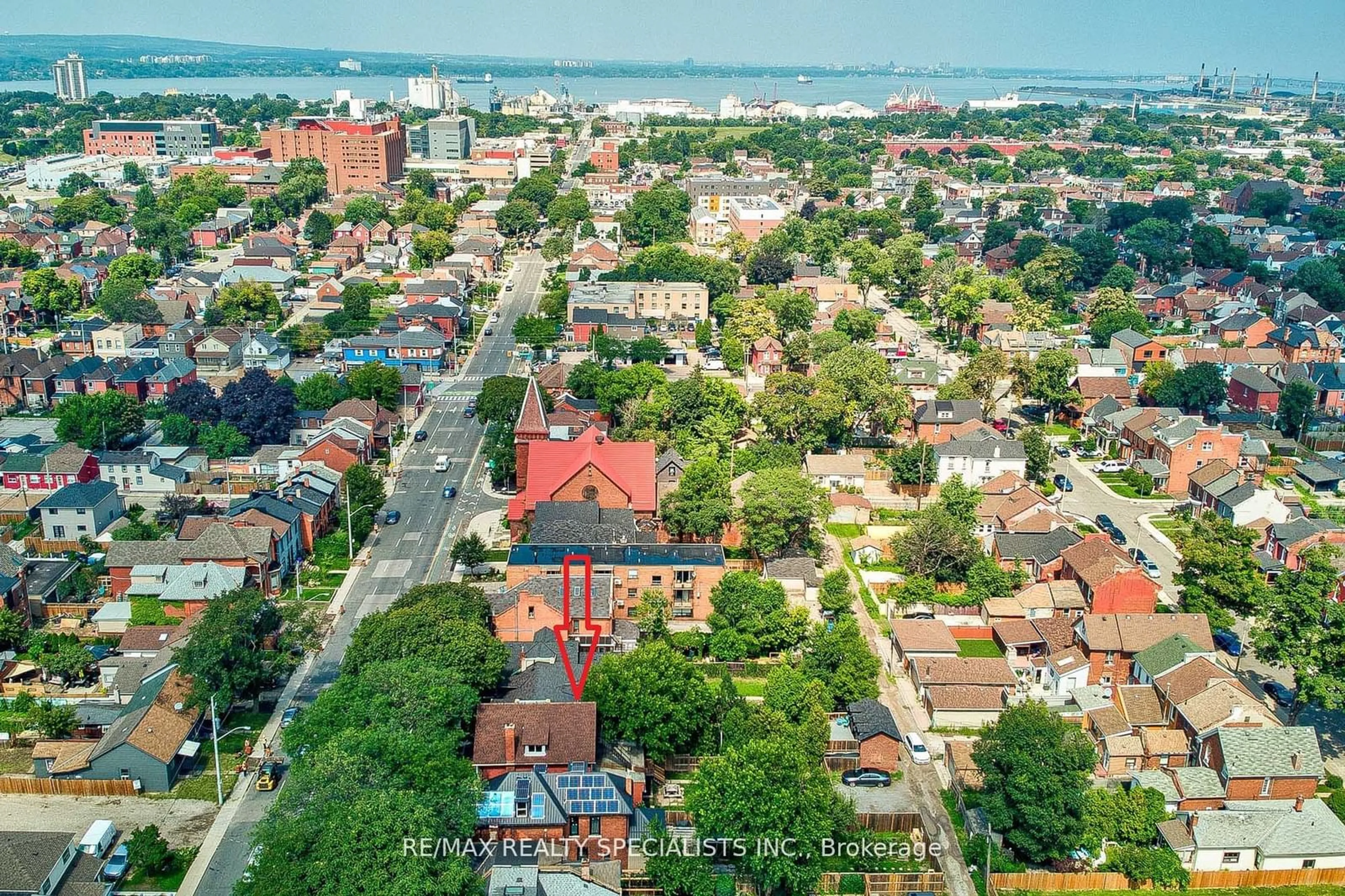 A pic from outside/outdoor area/front of a property/back of a property/a pic from drone, street for 108 Victoria Ave, Hamilton Ontario L8L 5E5