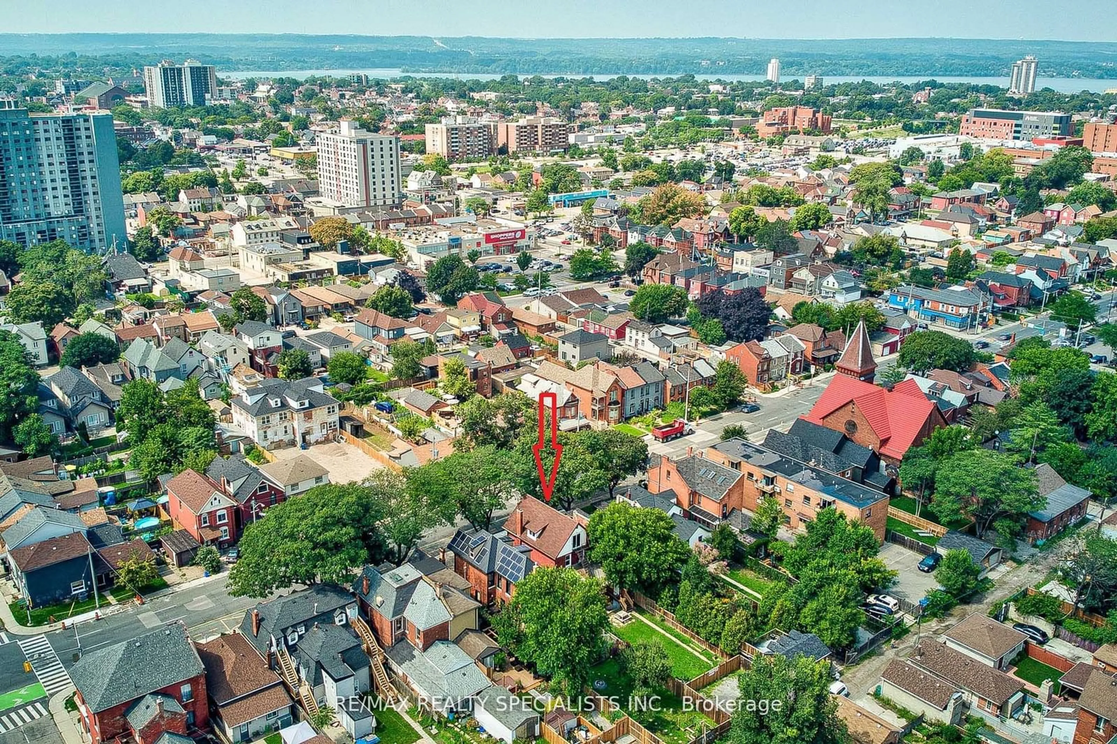 A pic from outside/outdoor area/front of a property/back of a property/a pic from drone, city buildings view from balcony for 108 Victoria Ave, Hamilton Ontario L8L 5E5