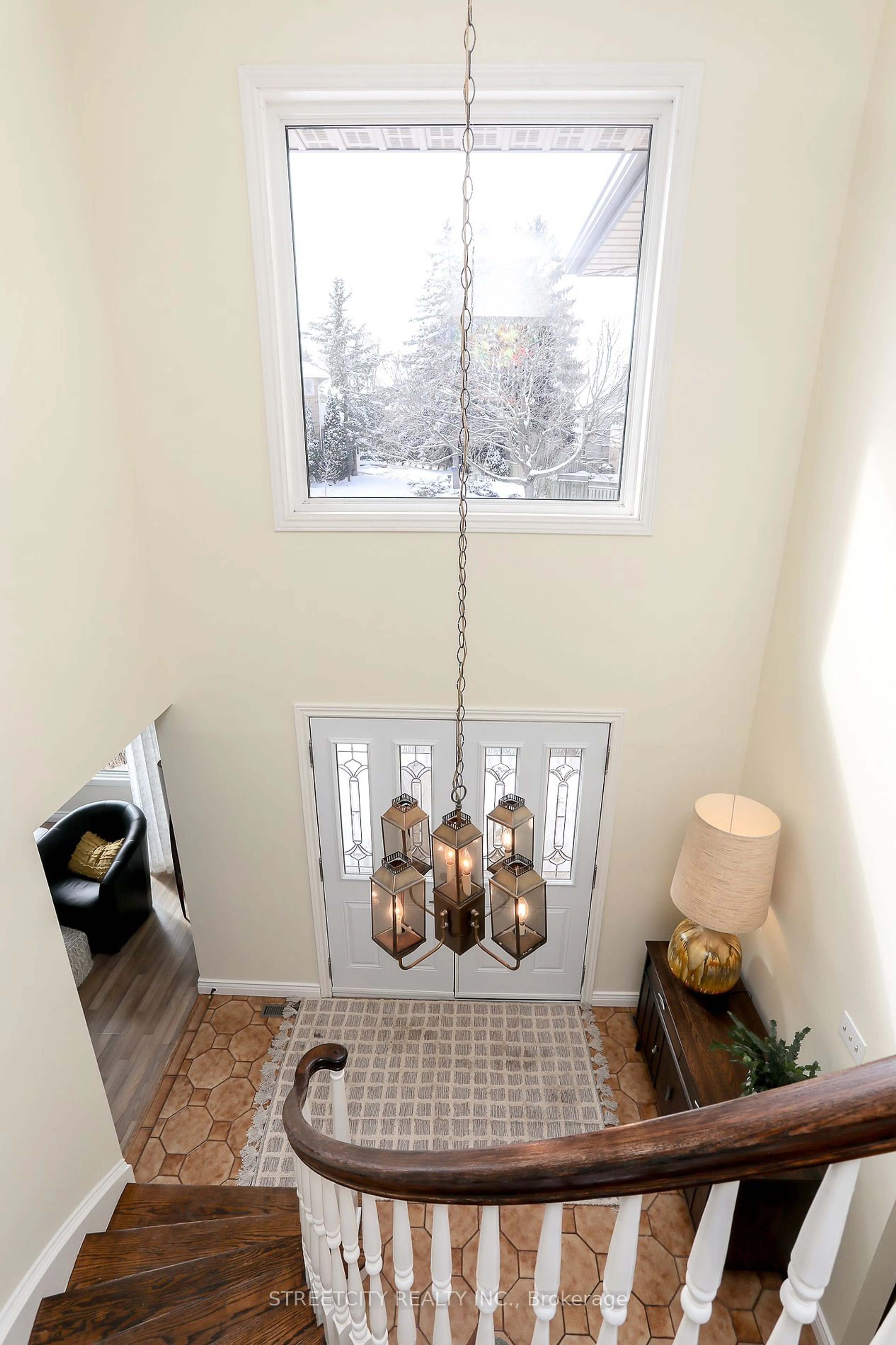 Indoor entryway for 6 Parks Edge Cres, London Ontario N6K 3P6