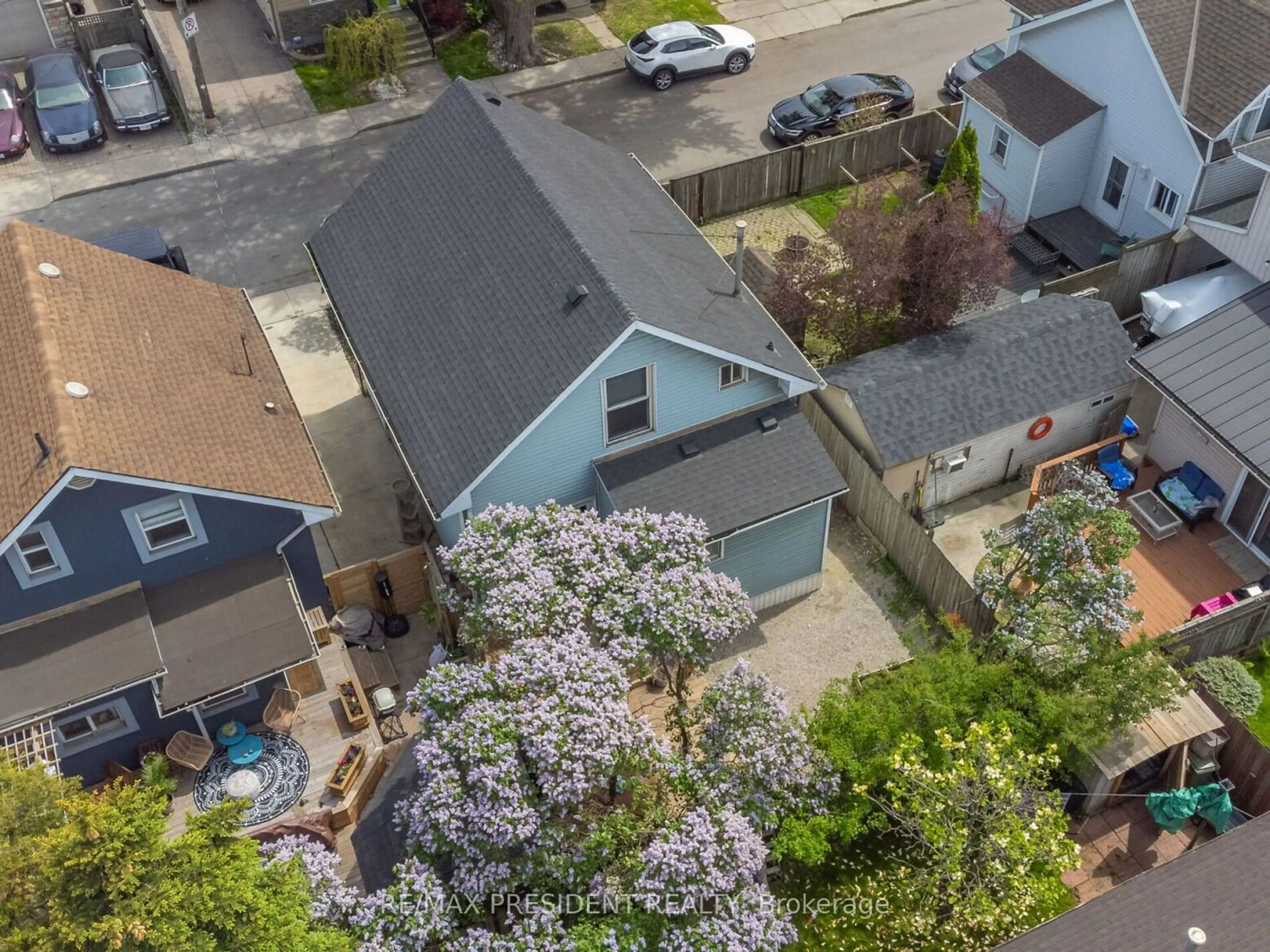 A pic from outside/outdoor area/front of a property/back of a property/a pic from drone, street for 1 Mareve Ave, Hamilton Ontario L8H 7A7