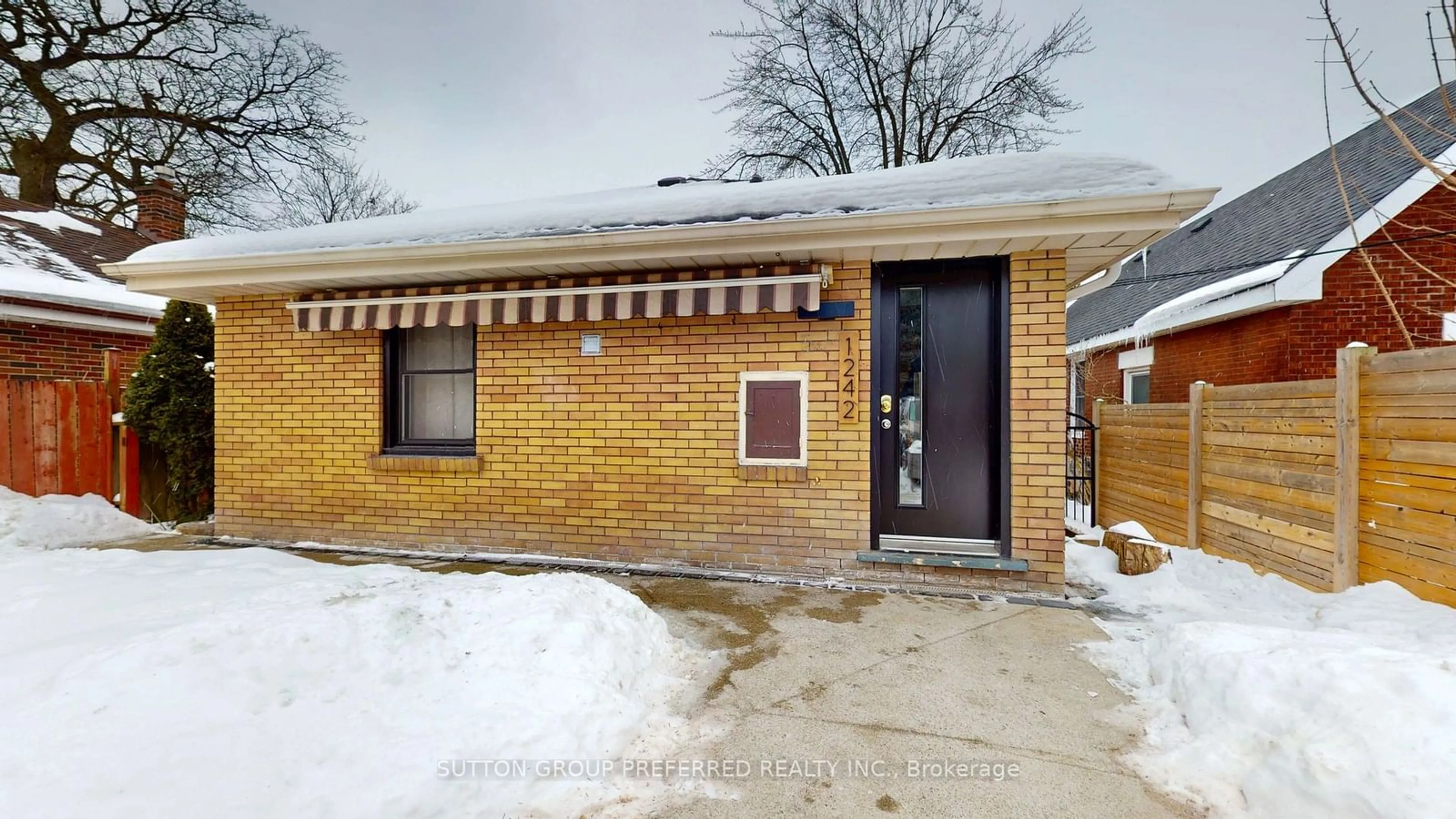 Home with brick exterior material, street for 1242 Dundas St, London Ontario N5W 3B2