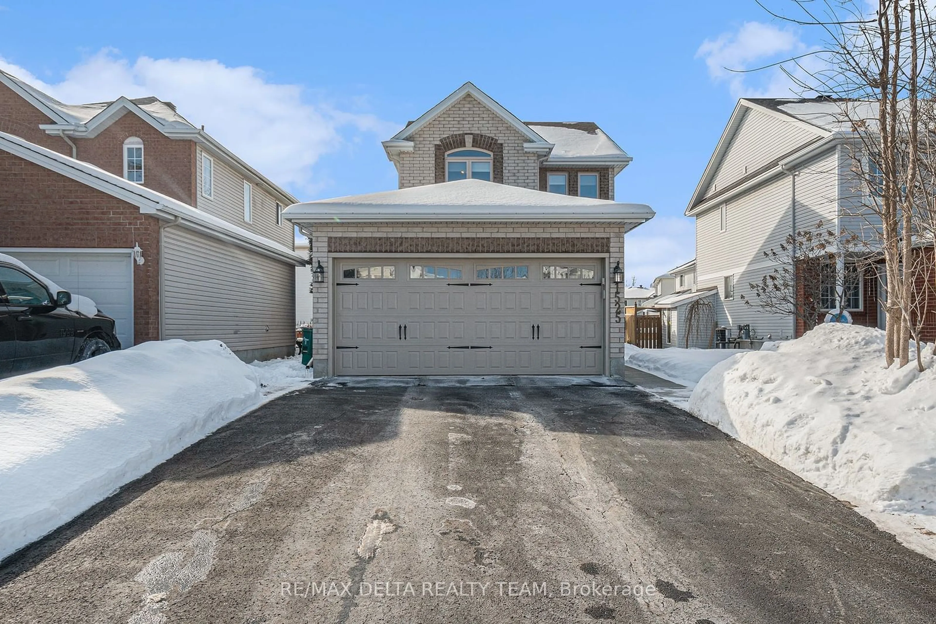 Indoor garage for 1525 Senateurs Way, Orleans - Cumberland and Area Ontario K4A 4A3