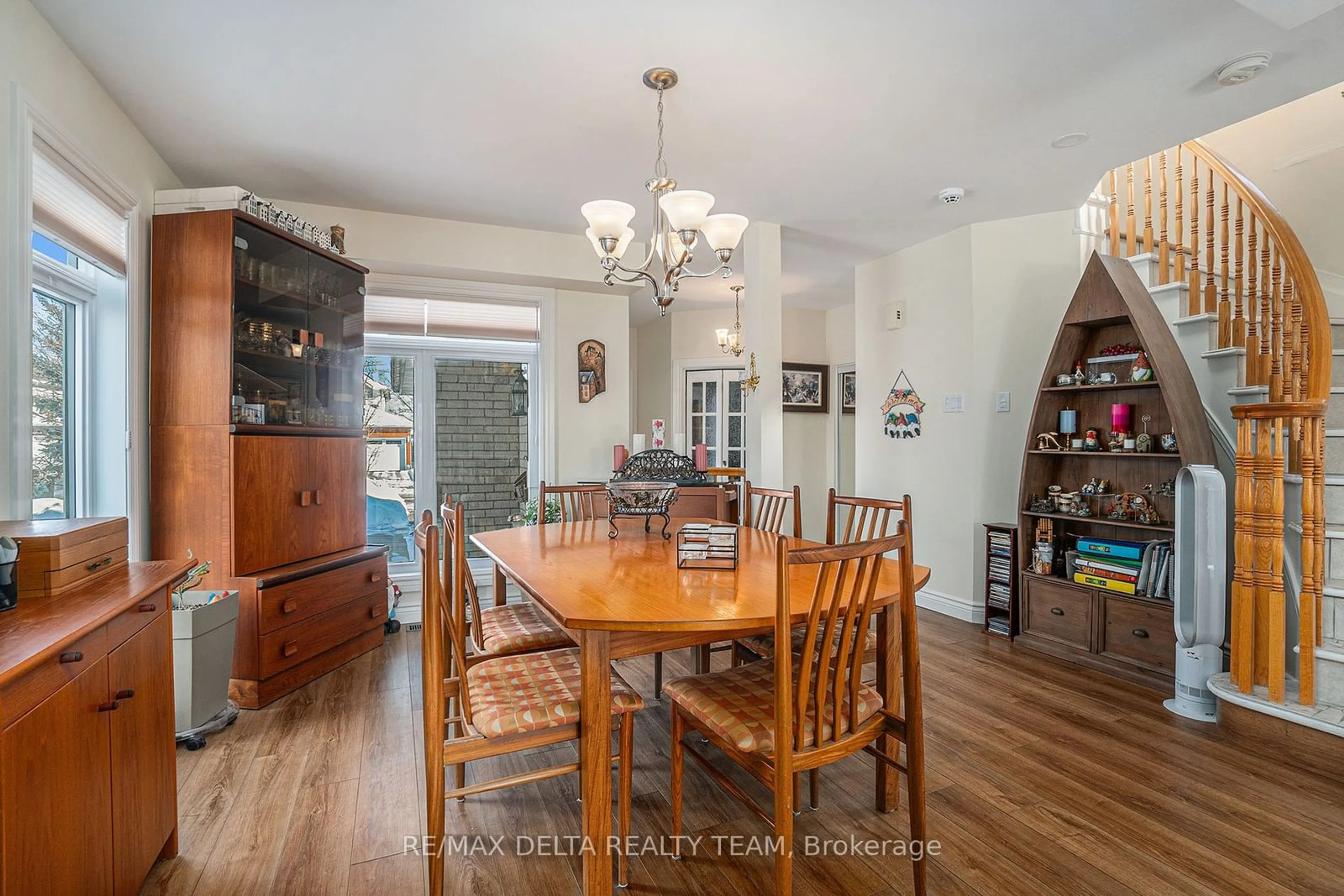 Dining room, wood/laminate floor for 1525 Senateurs Way, Orleans - Cumberland and Area Ontario K4A 4A3