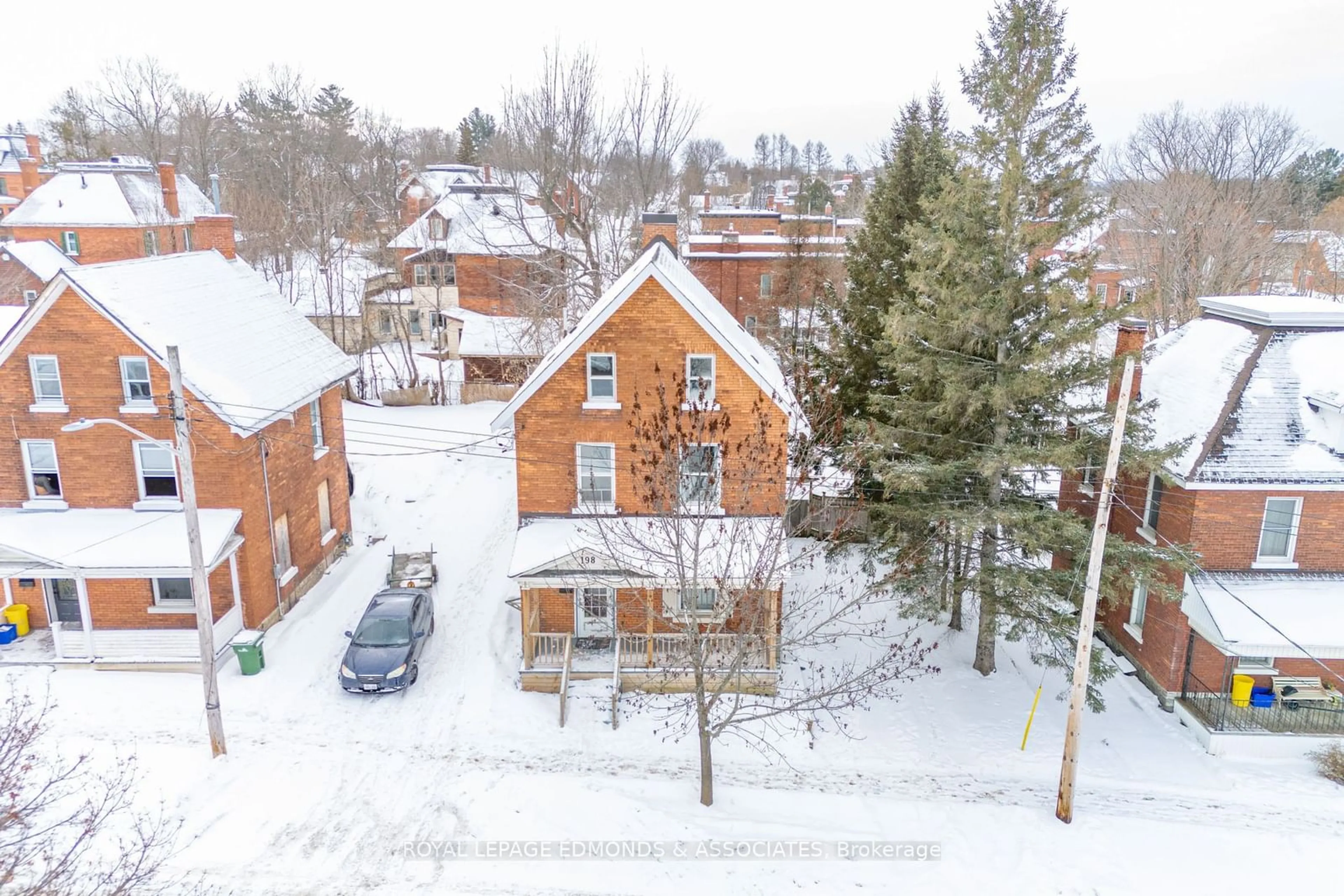 A pic from outside/outdoor area/front of a property/back of a property/a pic from drone, street for 198 Mcallister St, Pembroke Ontario K8A 3G2