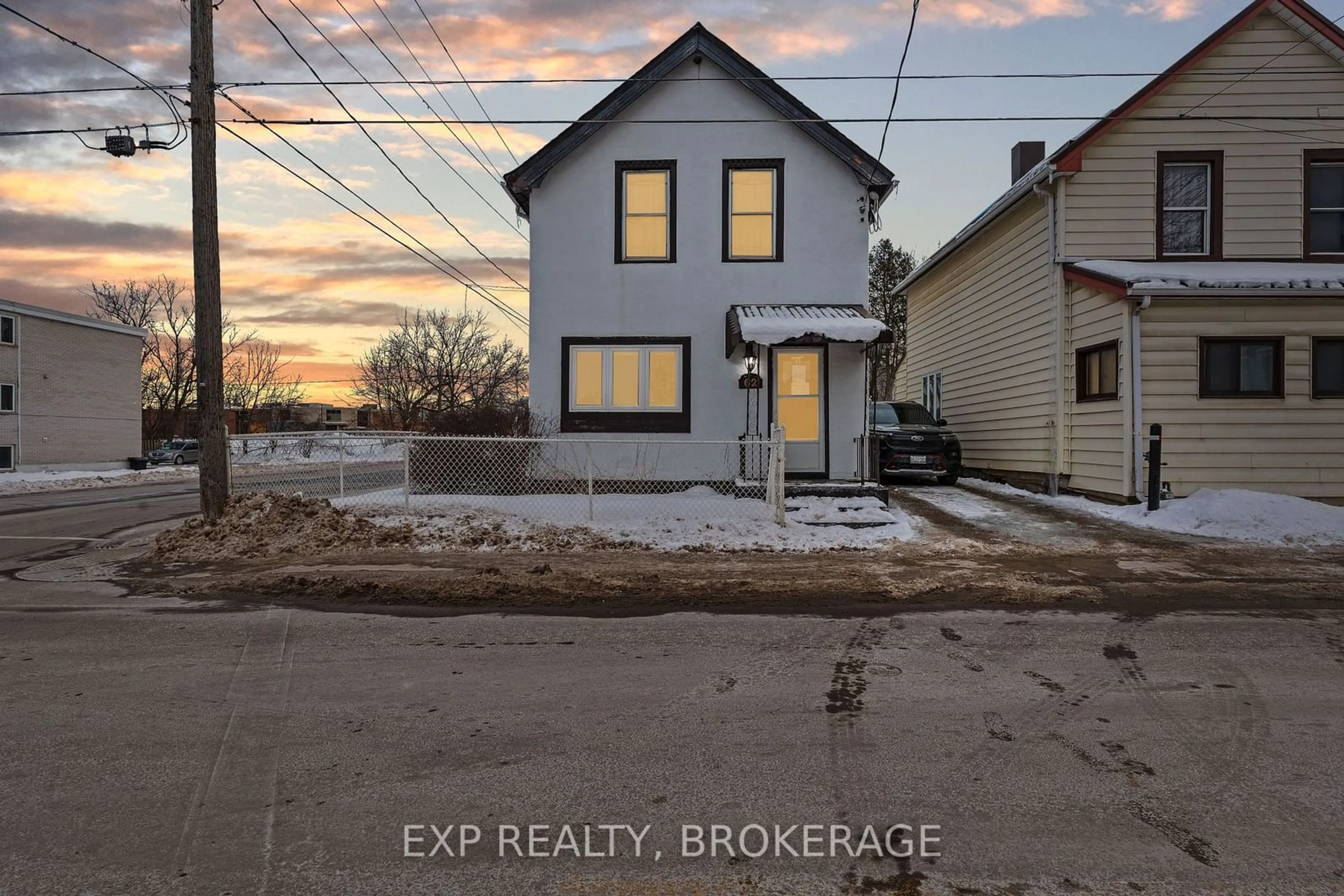 A pic from outside/outdoor area/front of a property/back of a property/a pic from drone, street for 62 STEPHEN St, Kingston Ontario K7K 2C4