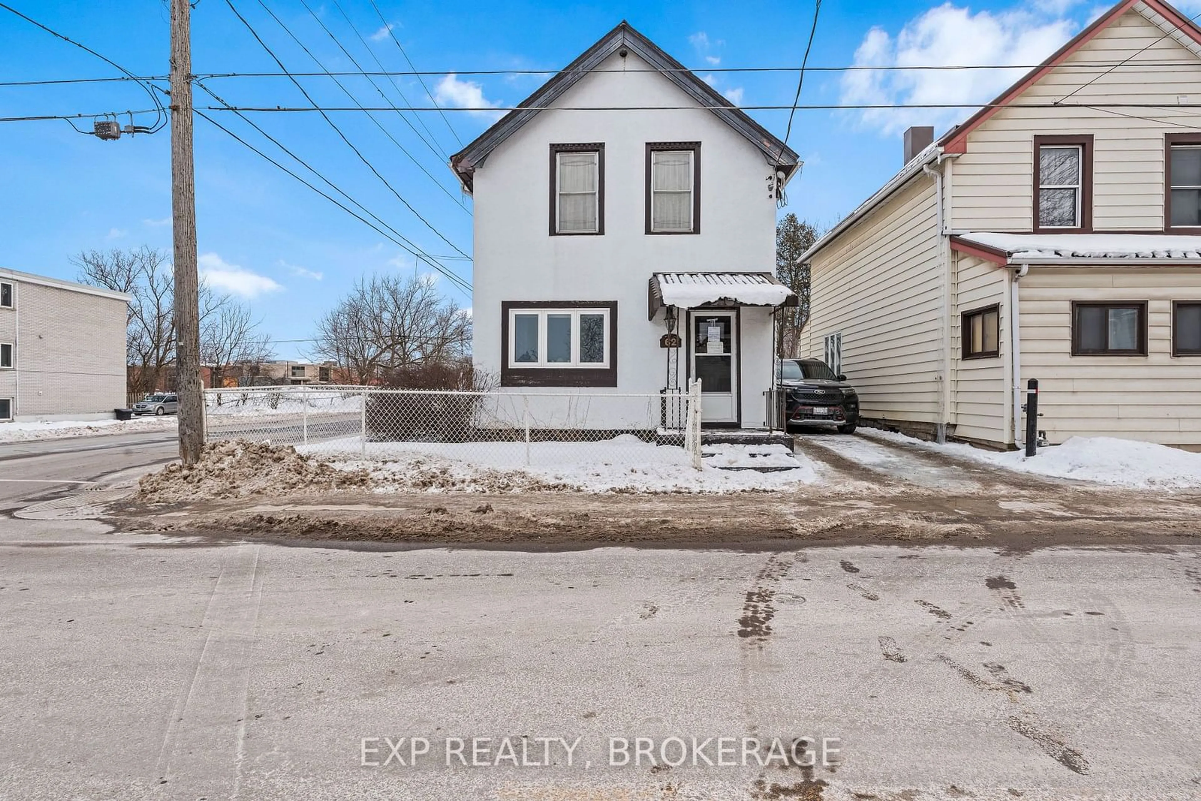 A pic from outside/outdoor area/front of a property/back of a property/a pic from drone, street for 62 STEPHEN St, Kingston Ontario K7K 2C4