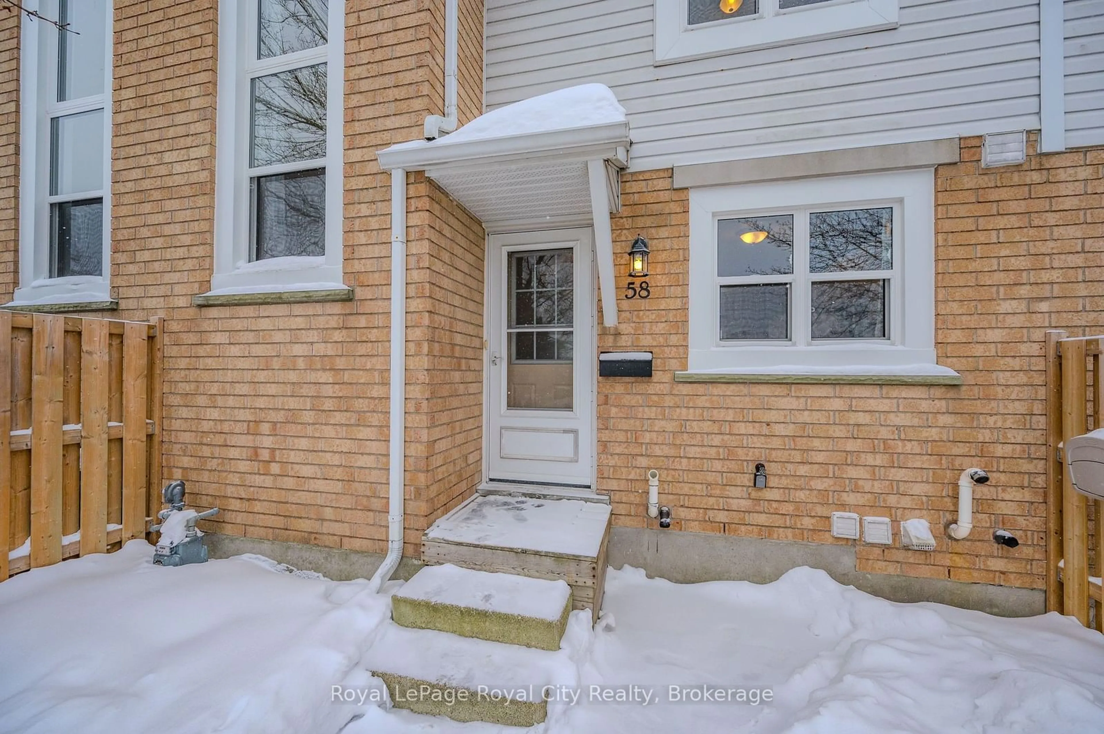 Indoor entryway for 426 Grange Rd #58, Guelph Ontario N1E 7E4