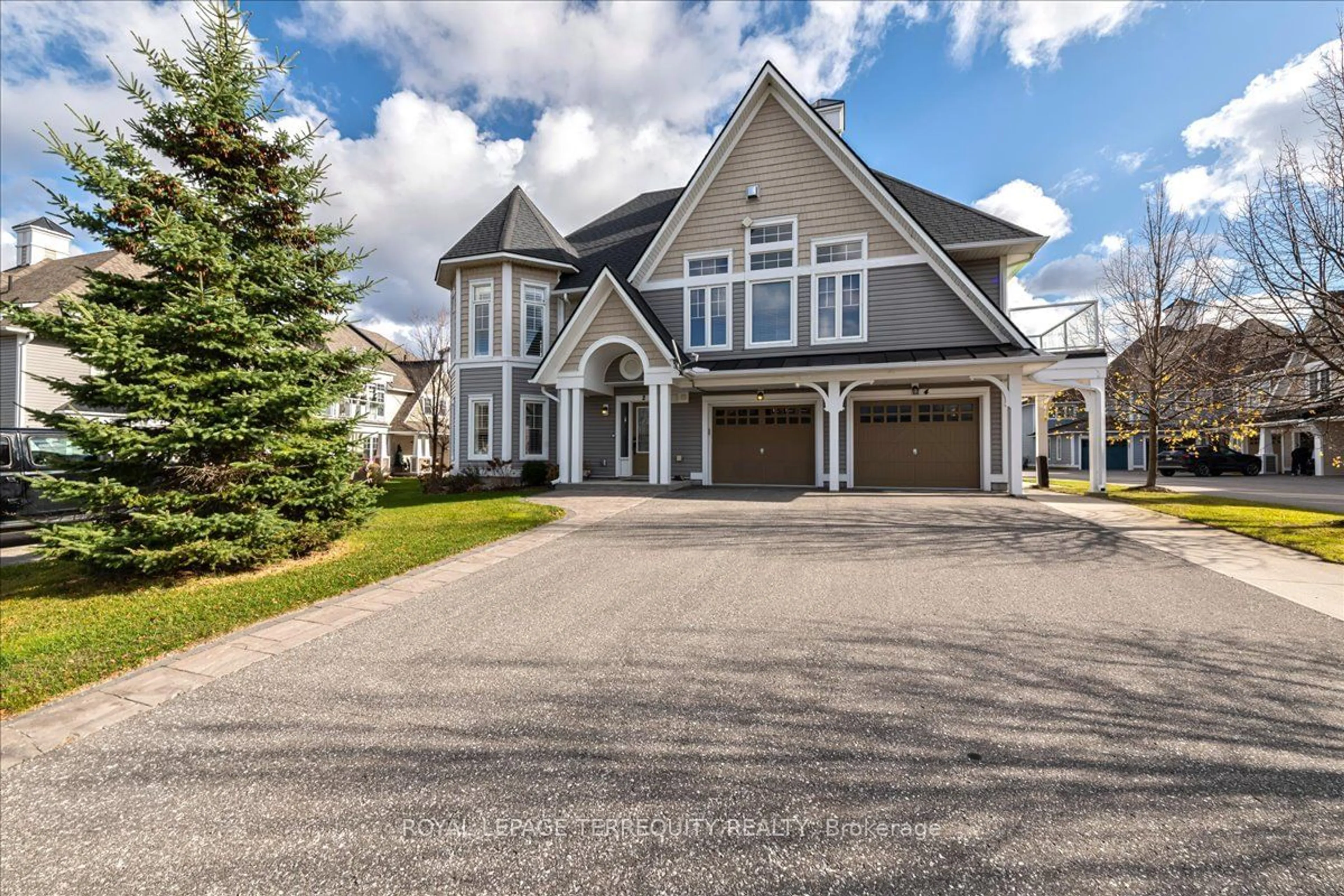 Home with vinyl exterior material, street for 2 Carnoustie Lane, Georgian Bay Ontario L0K 1S0