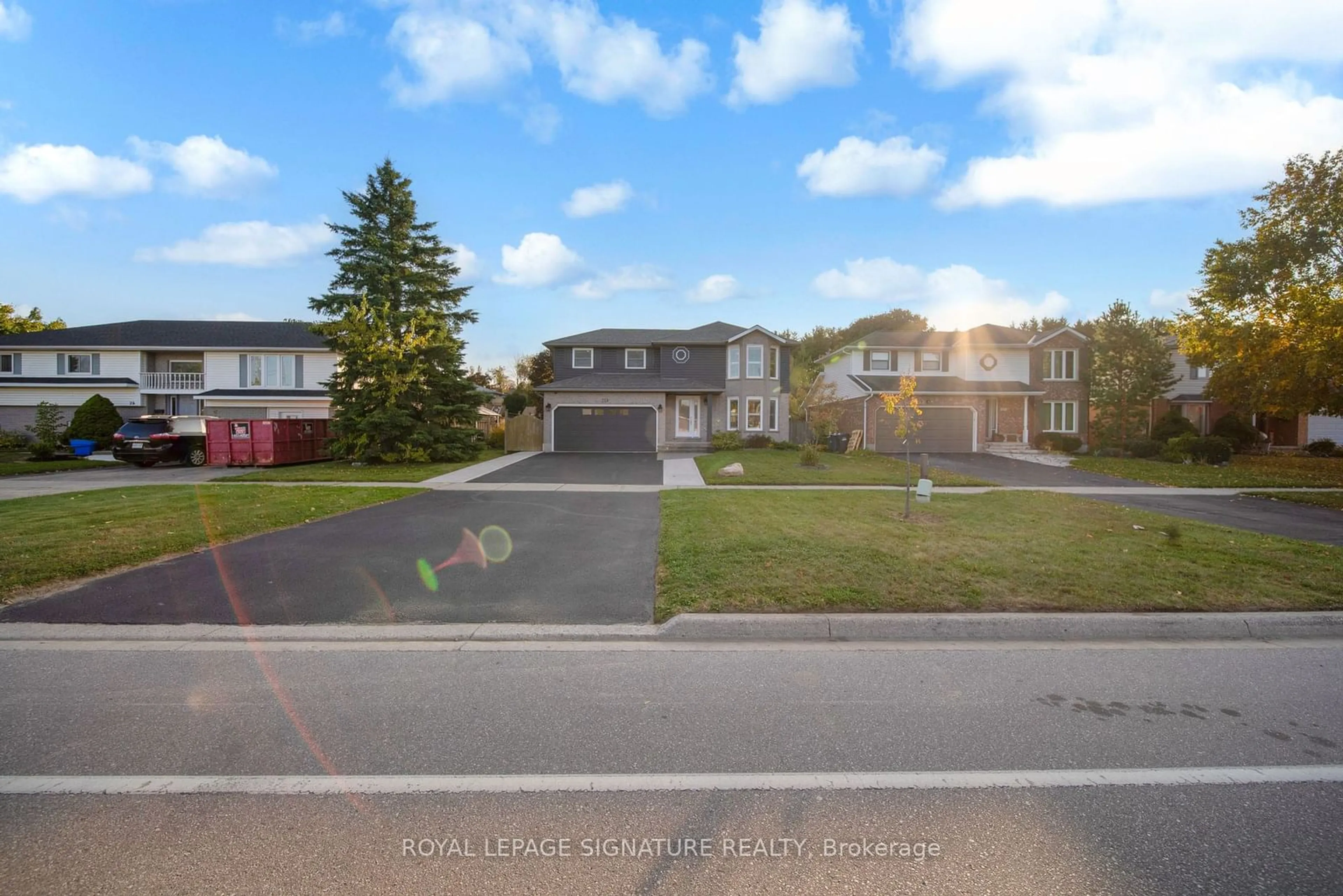 A pic from outside/outdoor area/front of a property/back of a property/a pic from drone, street for 219 Elmira Rd, Guelph Ontario N1K 1R1