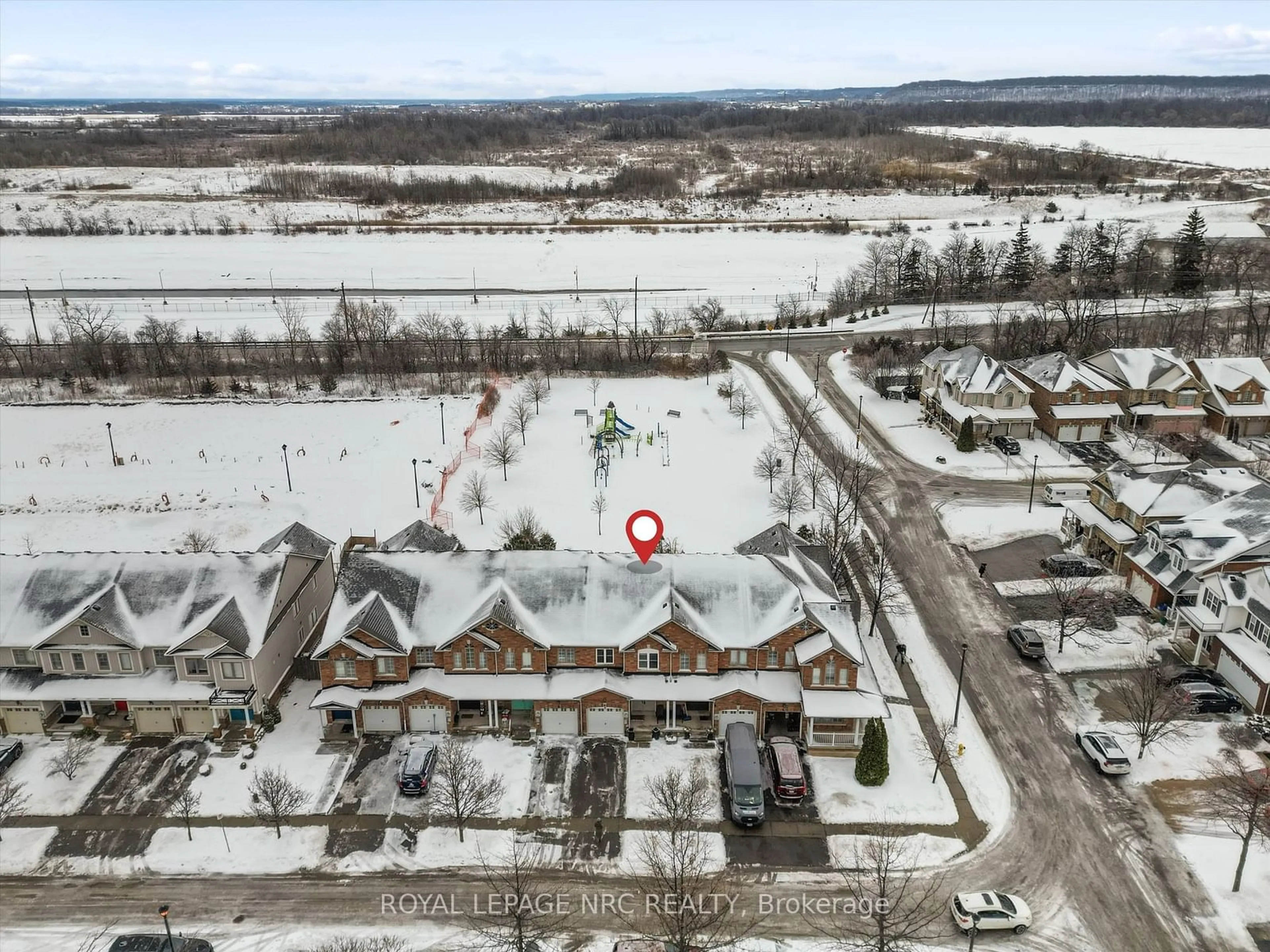 A pic from outside/outdoor area/front of a property/back of a property/a pic from drone, water/lake/river/ocean view for 6 Mackenzie King Ave, St. Catharines Ontario L2P 0A1