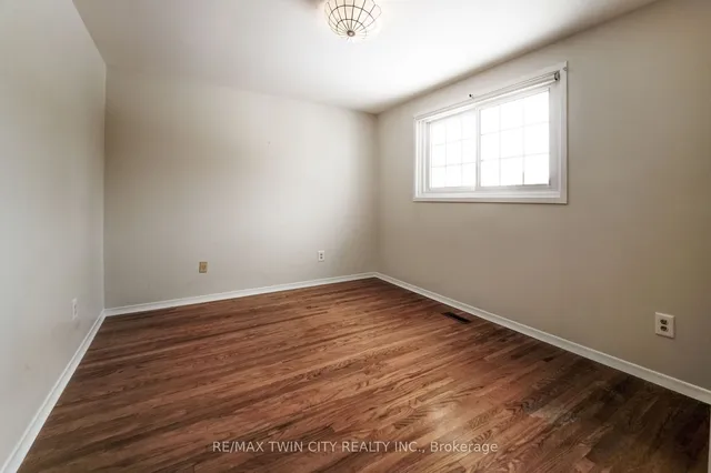 Additional property image - 122 FOREST GLEN Cres