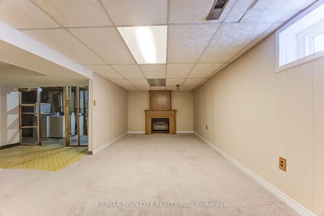 Additional property image - 122 FOREST GLEN Cres