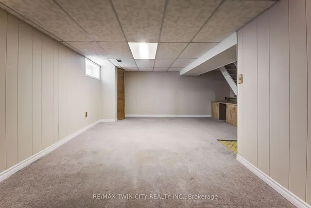 Additional property image - 122 FOREST GLEN Cres