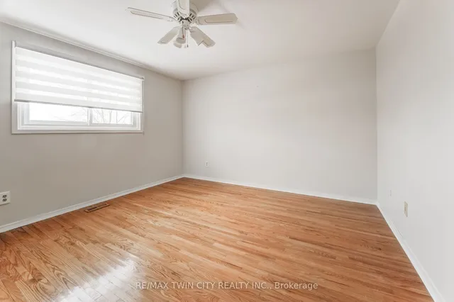 Additional property image - 122 FOREST GLEN Cres