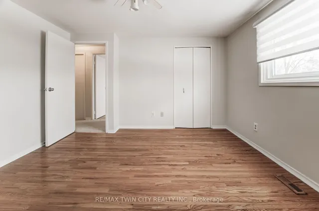 Additional property image - 122 FOREST GLEN Cres