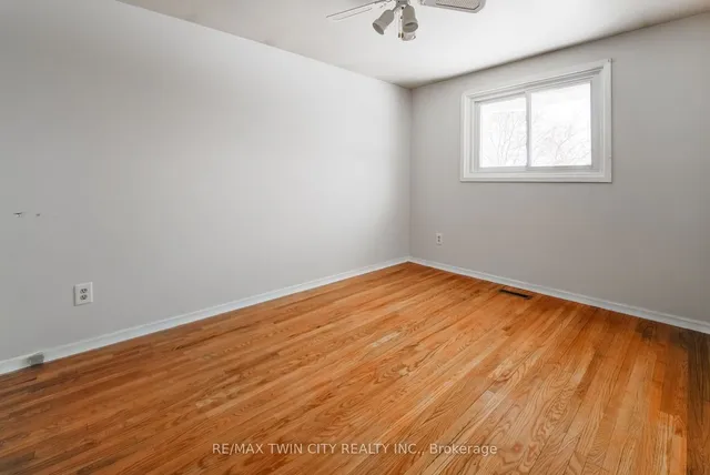 Additional property image - 122 FOREST GLEN Cres