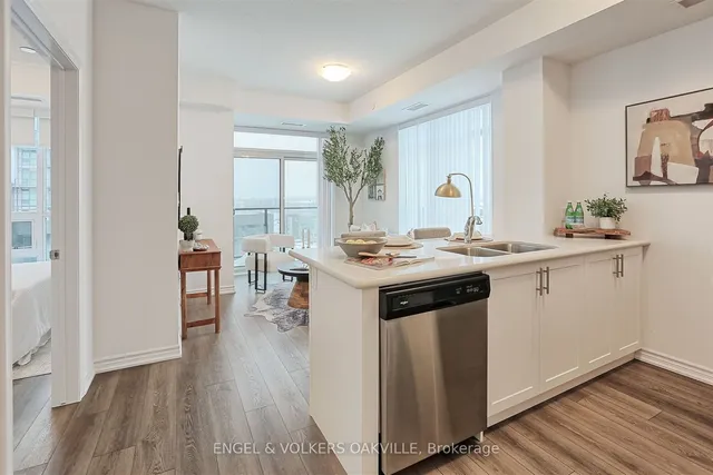 Additional property image - 460 Dundas St Unit 611