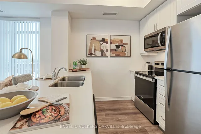 Additional property image - 460 Dundas St Unit 611