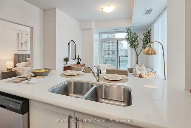 Additional property image - 460 Dundas St Unit 611