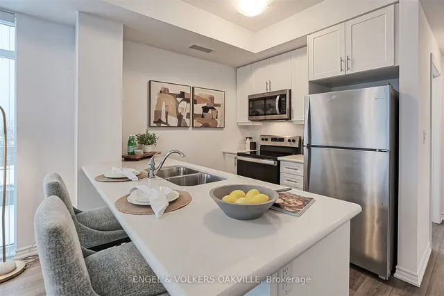 Additional property image - 460 Dundas St Unit 611