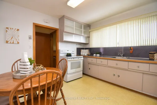 Additional property image - 40 SEELEY Ave