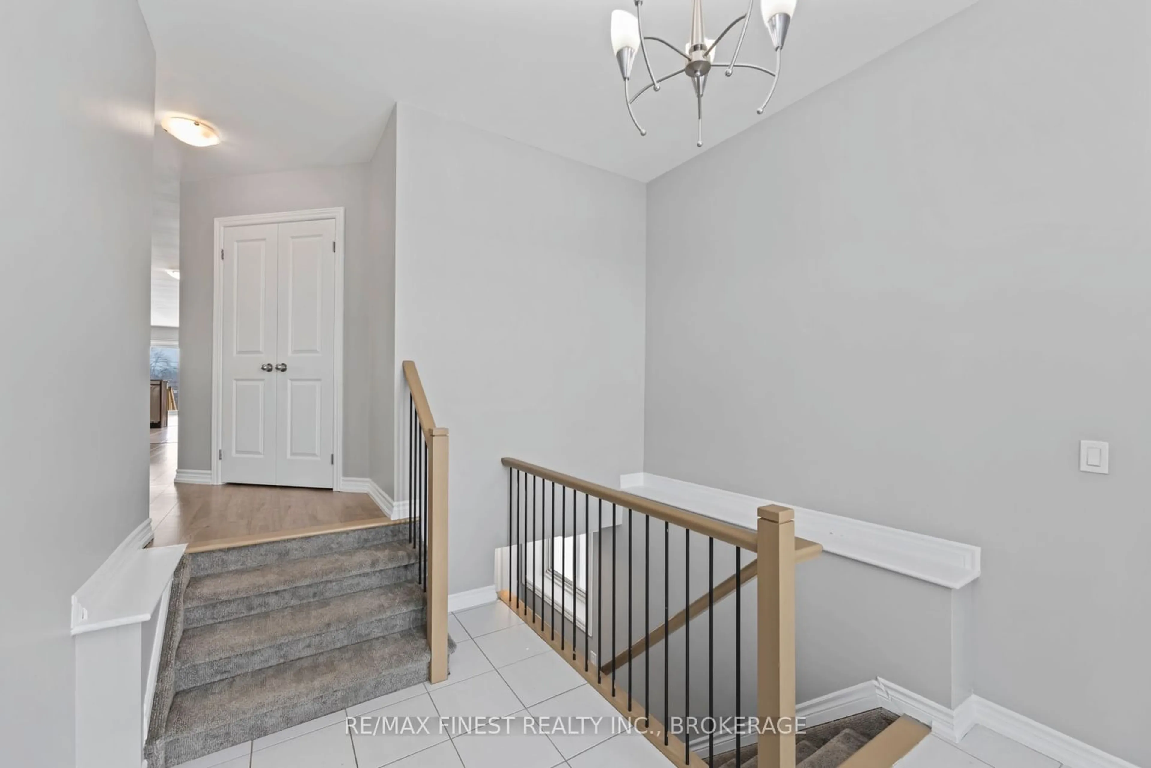 Indoor entryway for 84 Brennan Cres, Loyalist Ontario K0H 2H0