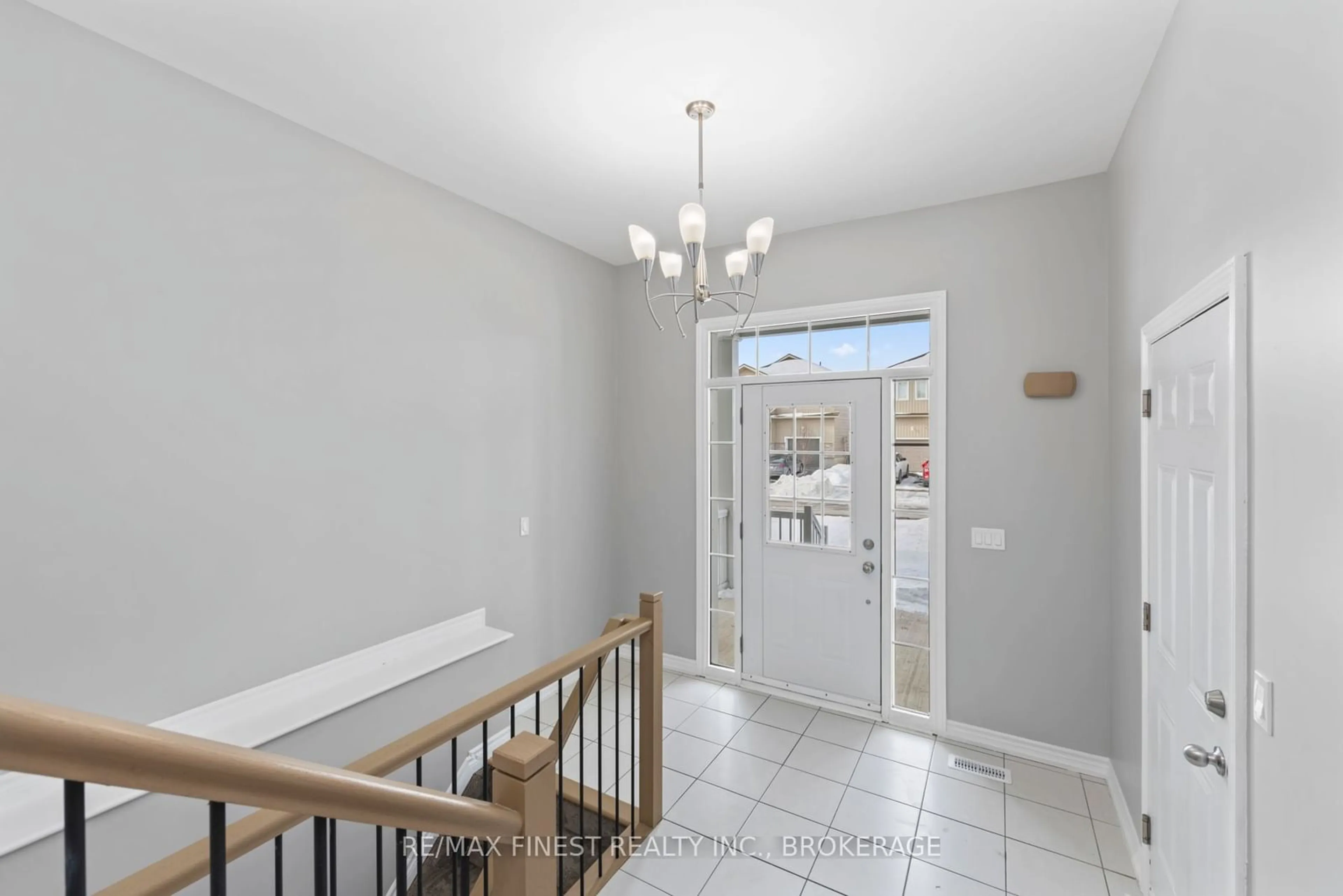 Indoor entryway for 84 Brennan Cres, Loyalist Ontario K0H 2H0