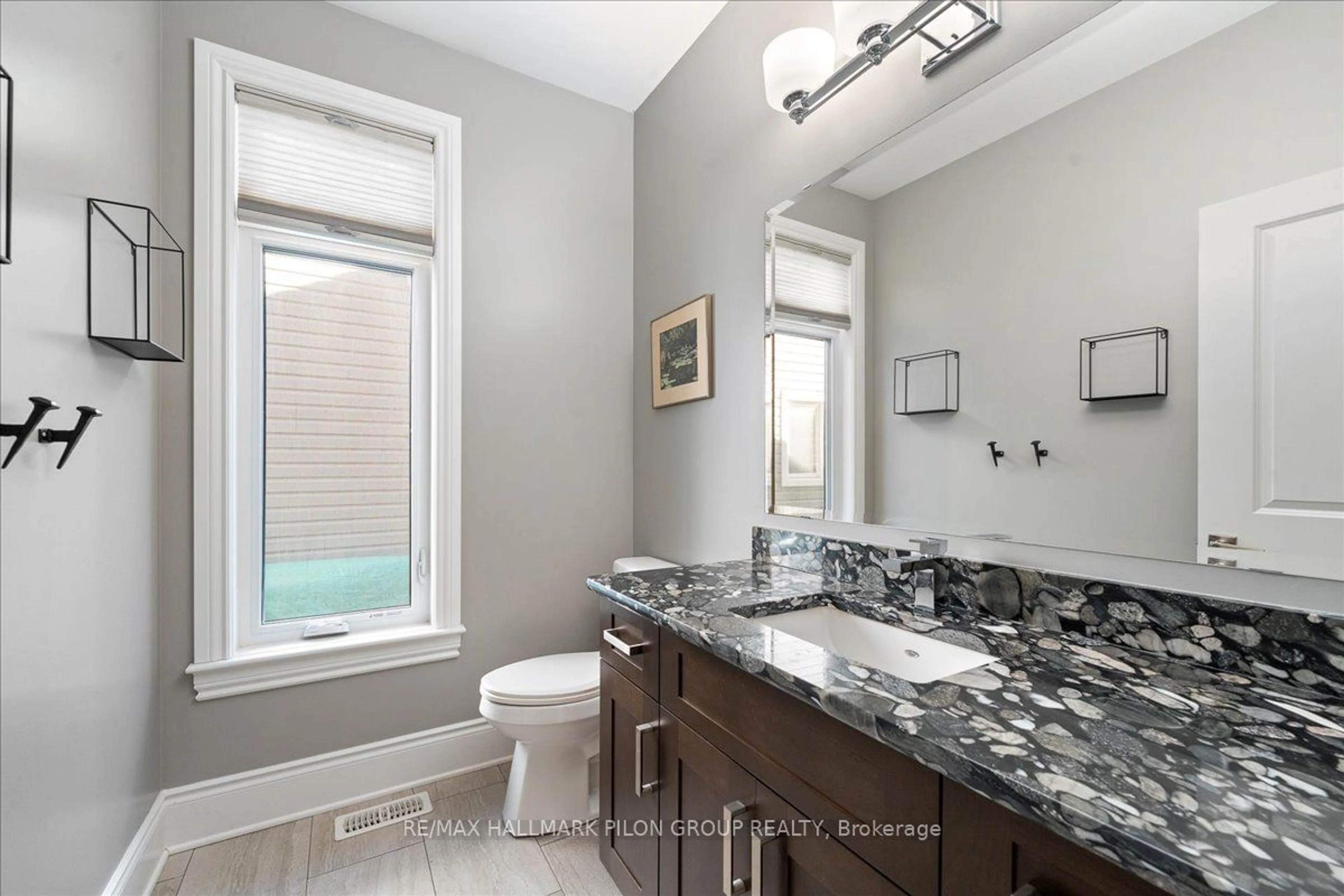 Contemporary bathroom, ceramic/tile floor for 740 CARTOGRAPHE St, Orleans - Cumberland and Area Ontario K4A 0Y8